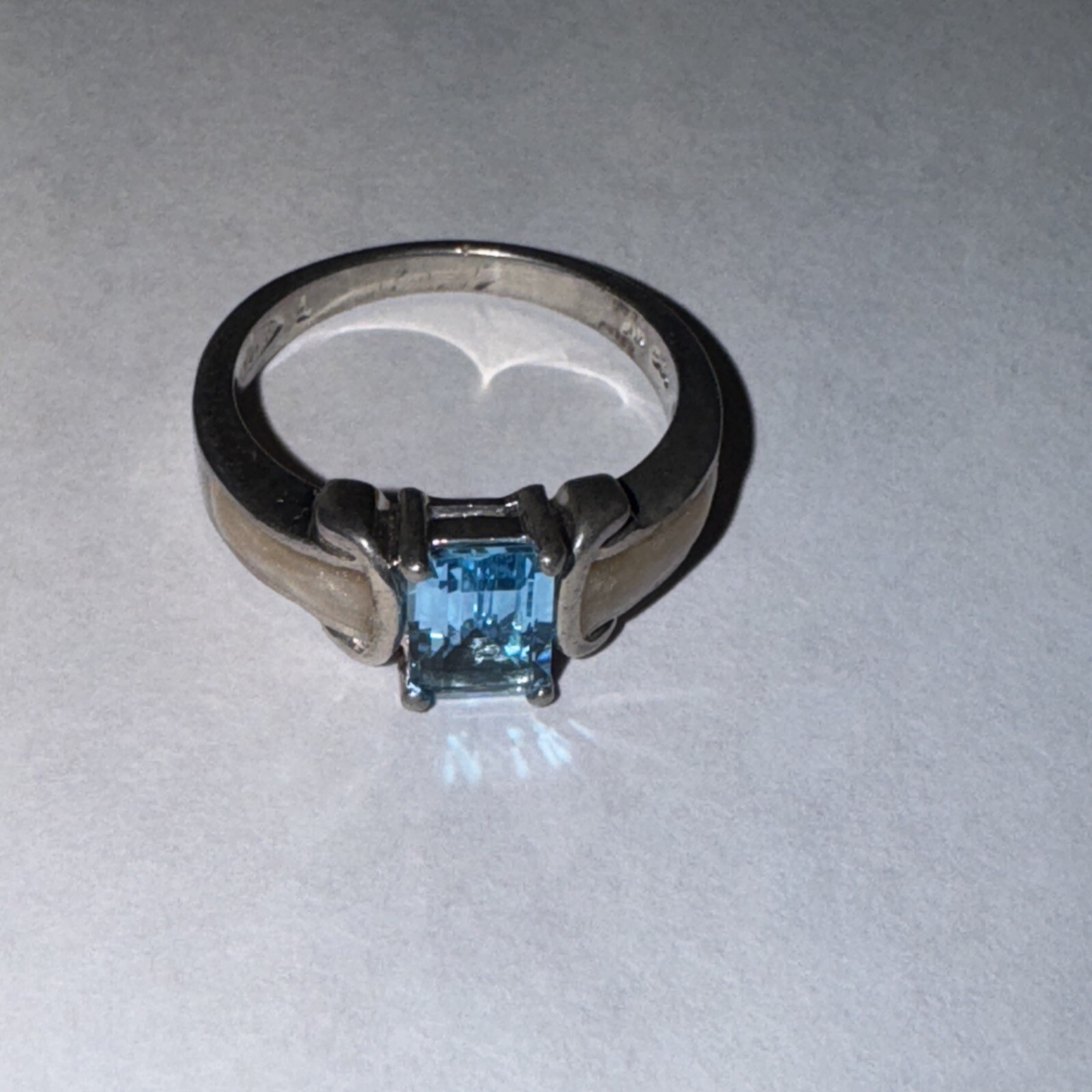 Vintage 925 Sterling Silver Blue Topaz And White Onyx Ladies Band Ring Size 7