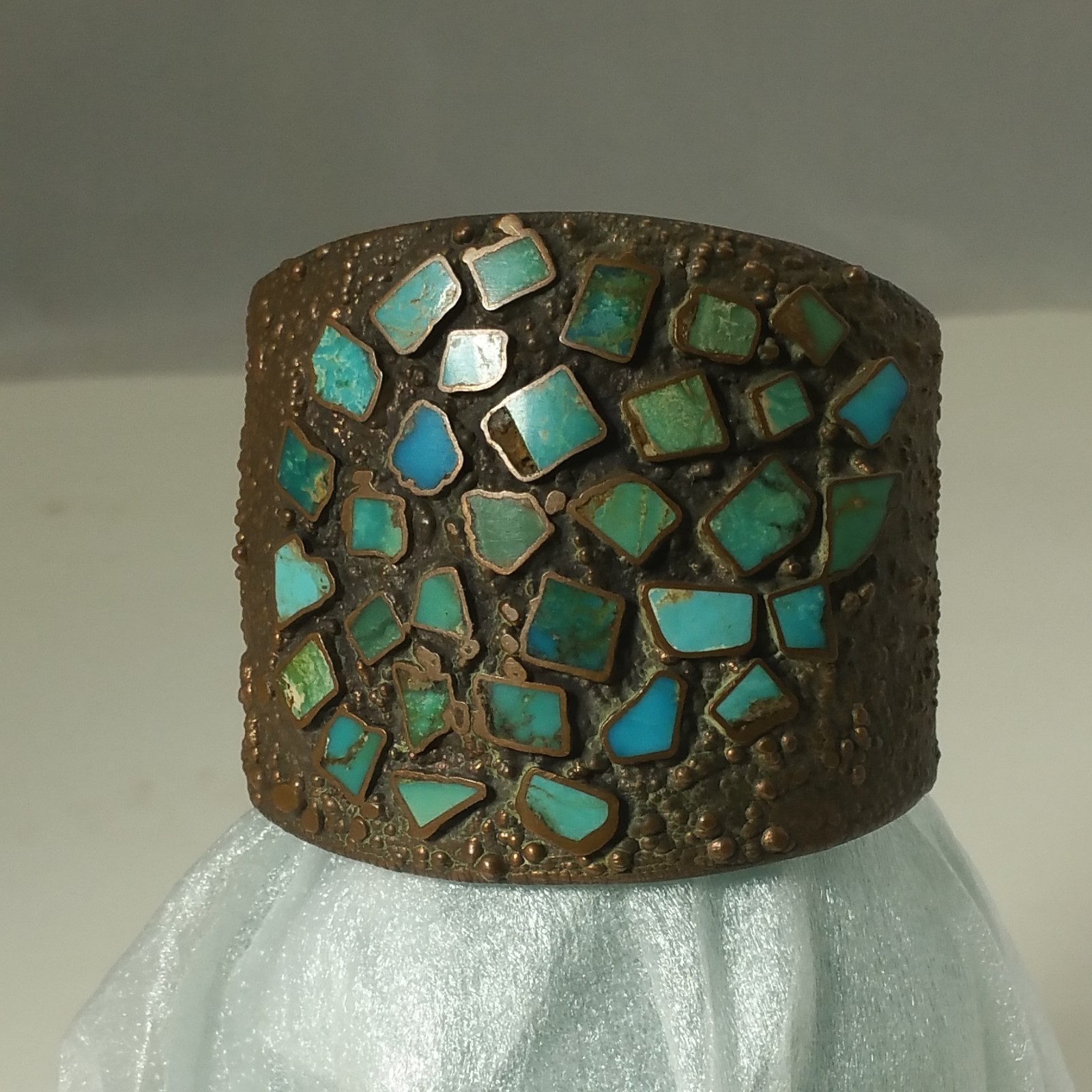 Solid Copper Vintage Bell Trading Post Turquoise Corinthian Cuff Bracelet 2 3/8″