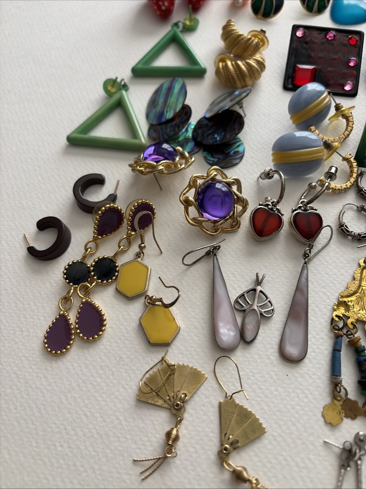 vintage Retro Lat Of 33 Pairs Of Pierced Earrings
