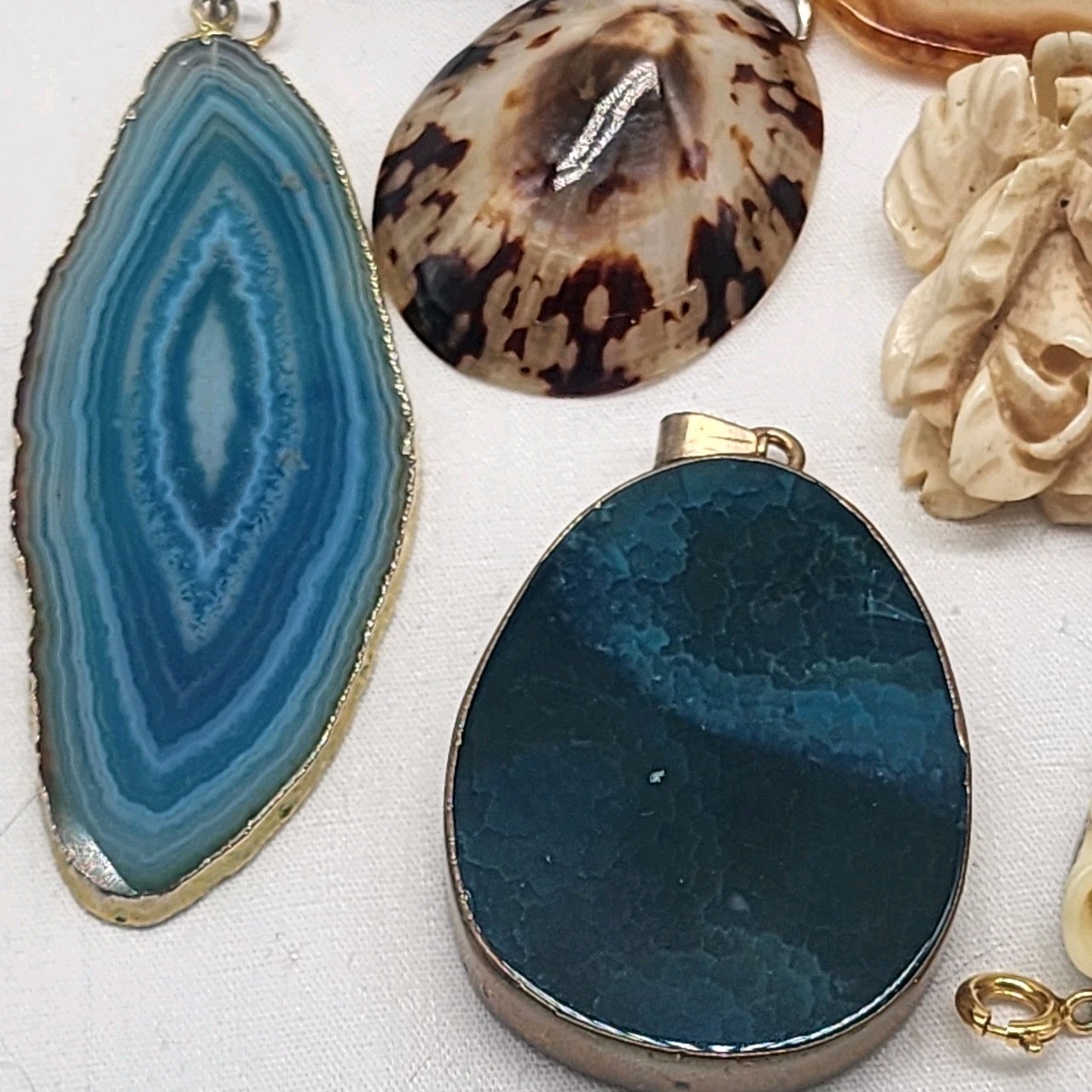 VTG pendant lot stones, shell and glass Mixed Metals lot of 10 Pendants