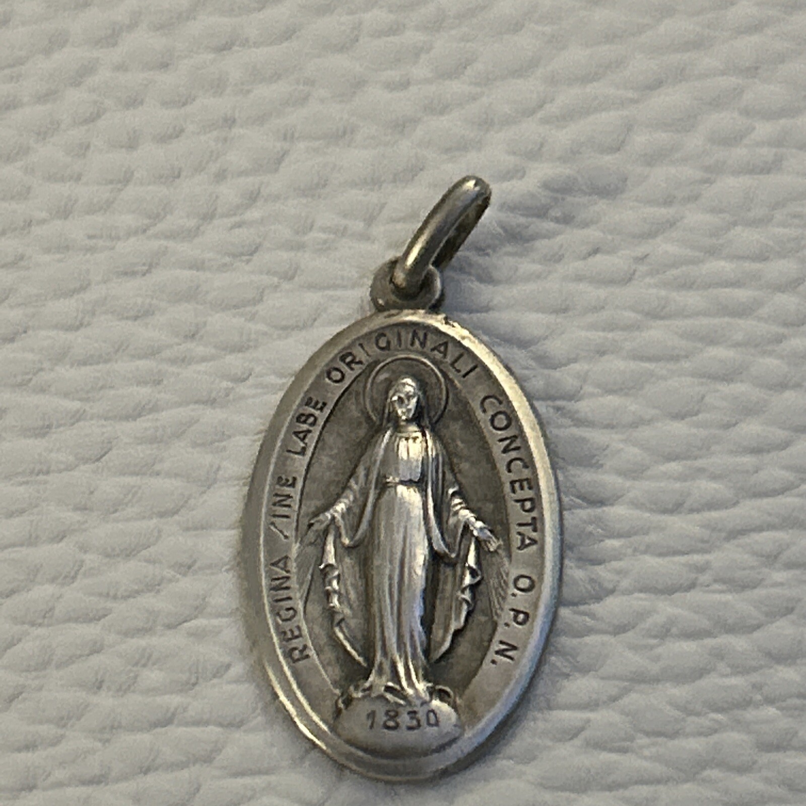 900 European Silver True Vtg Italy St. Regina Religious Oval Pendant TESTED 1”