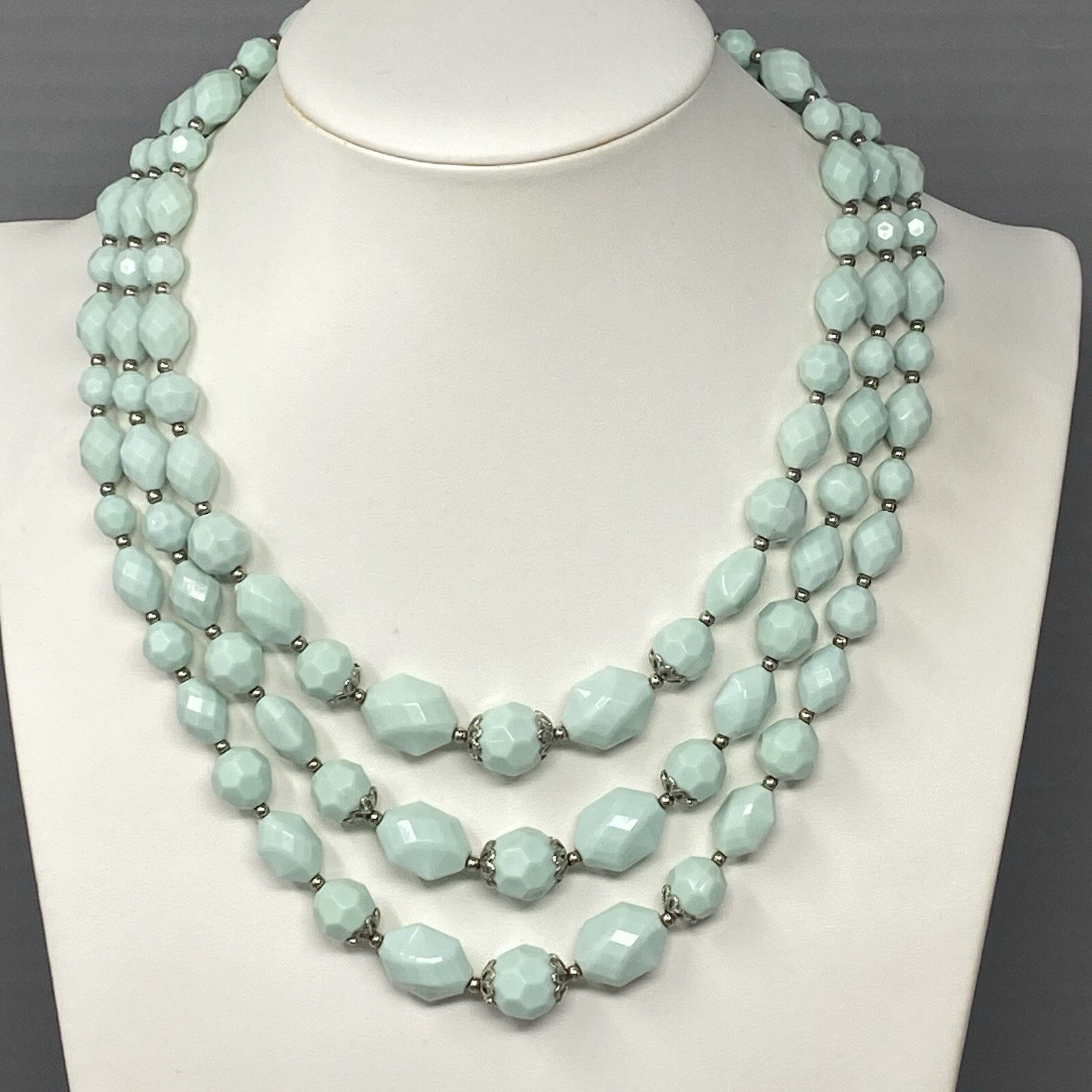 Vintage Bead Necklace Light Blue Acrylic Facet Layered Bib Chunky Collar 19″