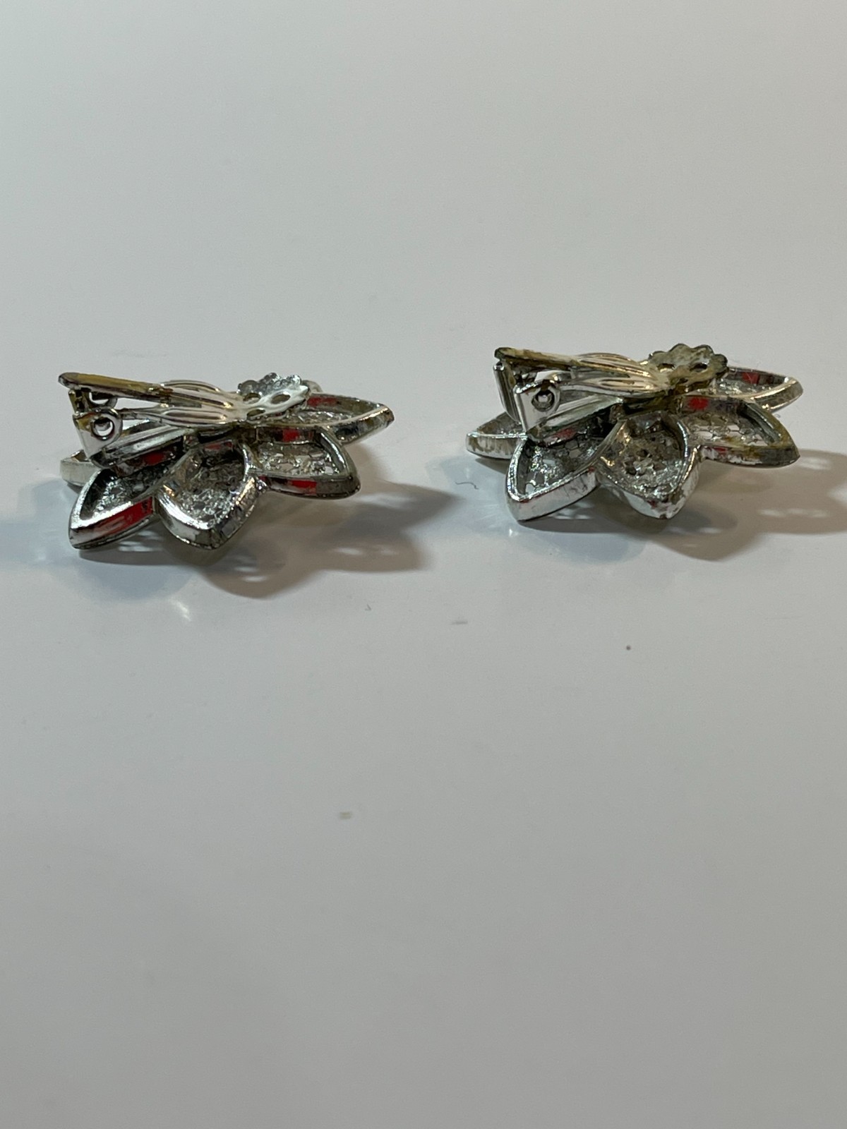 Vintage Silver Tone Filigree Flower Clip-On Earrings Floral Openwork Retro