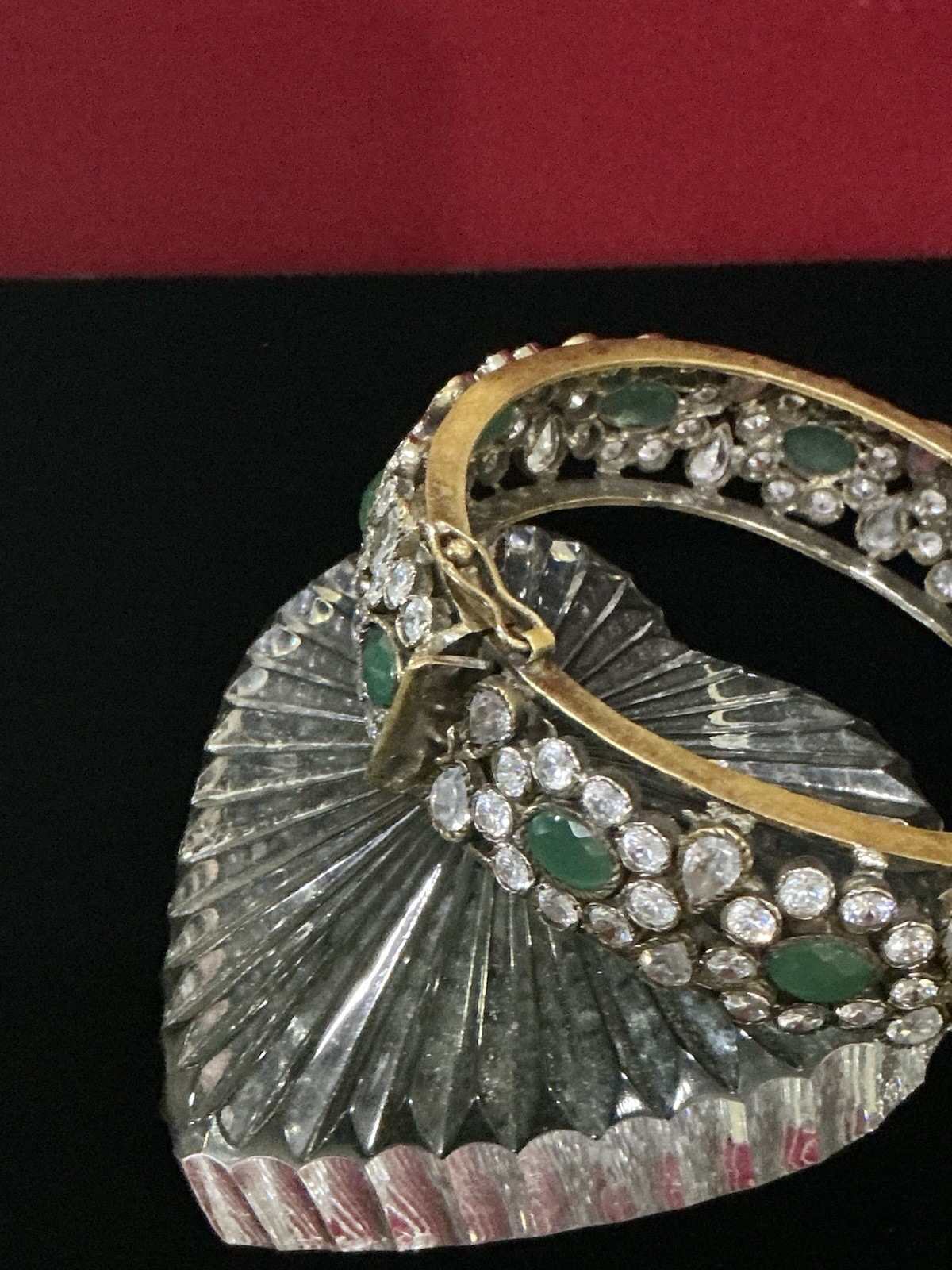 ROBERT Hinged Bracelet. Beautiful! Good Condition!