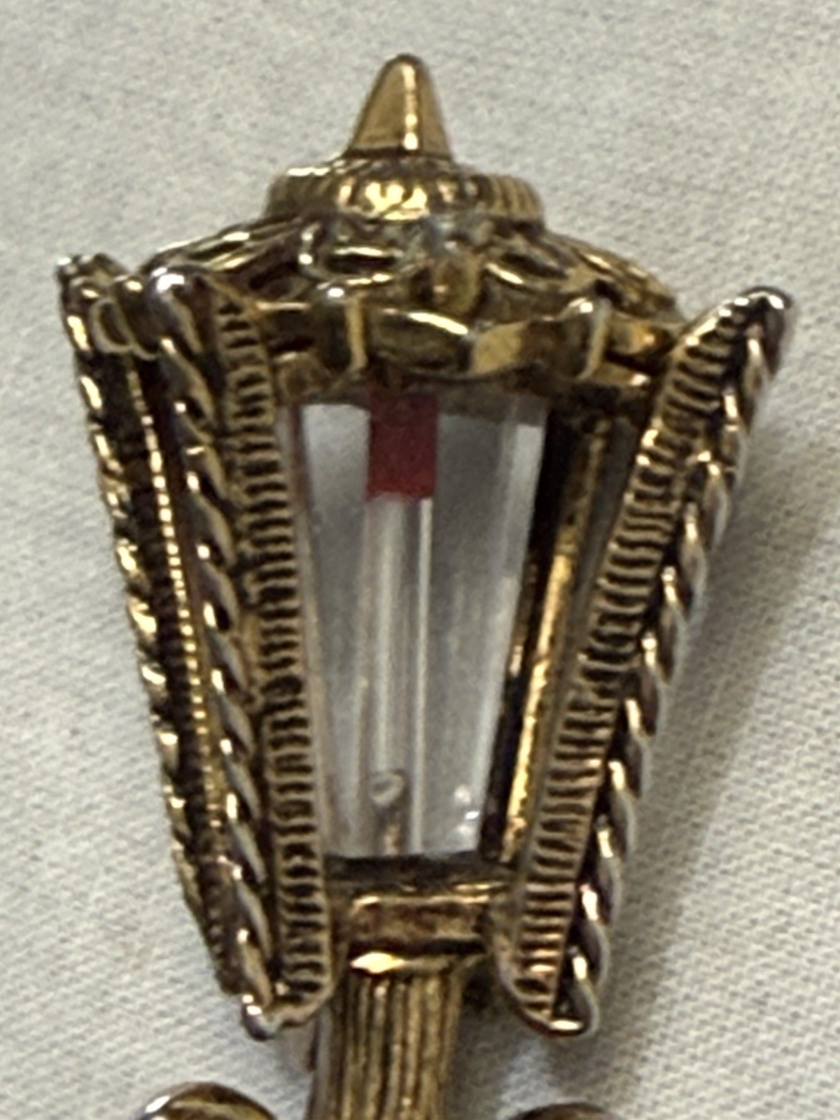 Vintage Signed Hollycraft Victorian Christmas Lamp Post Brooch Pin 1950’s