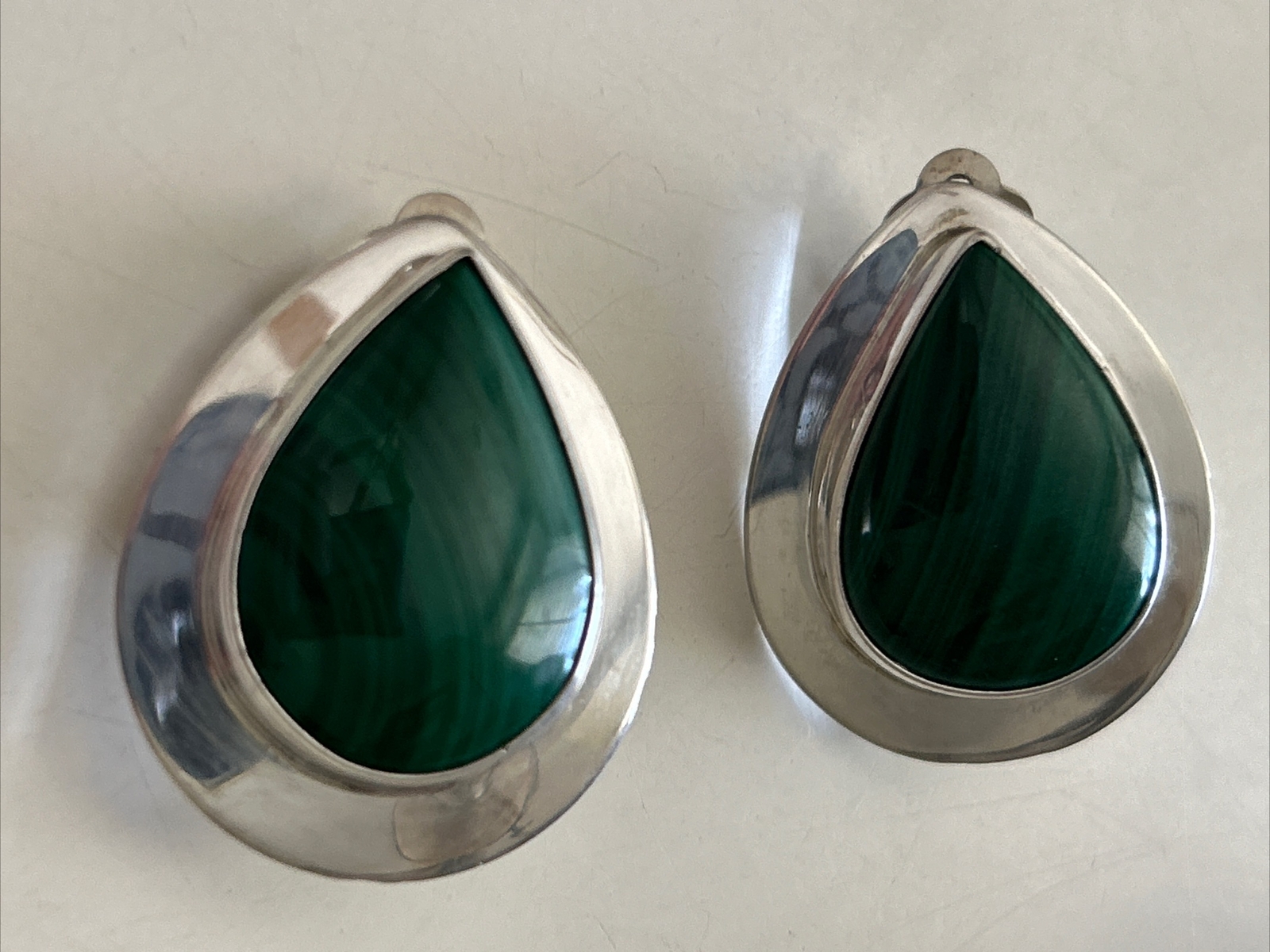 VINTAGE BEN J. CHAVEZ STERLING SILVER 925 MALACHITO CLIP ON EARRINGS