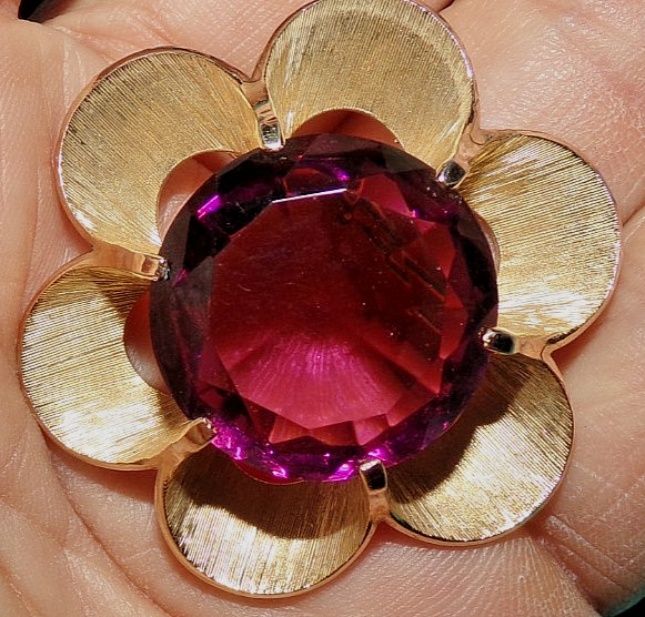 CROWN TRIFARI signed Pin with amazing purple stone-OMG!!