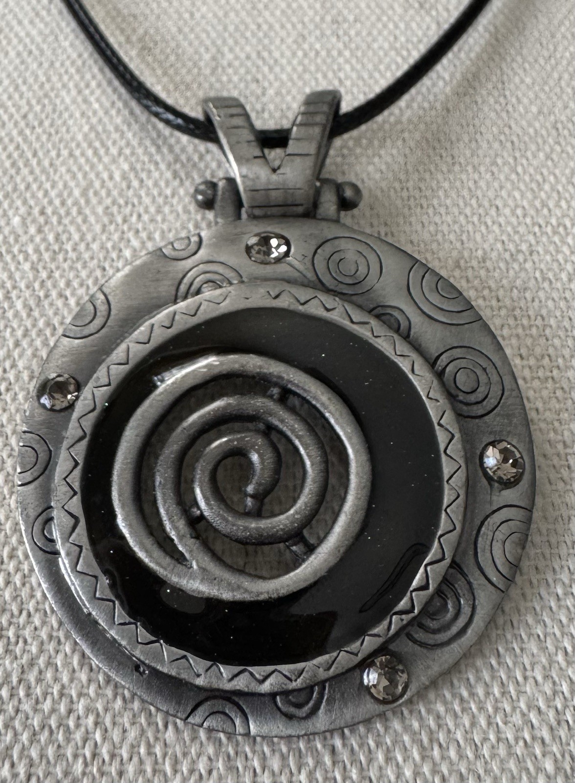 Vintage Silvertone Swirl & Rhinestone Round Pendant On Leather Cord Necklace 16”