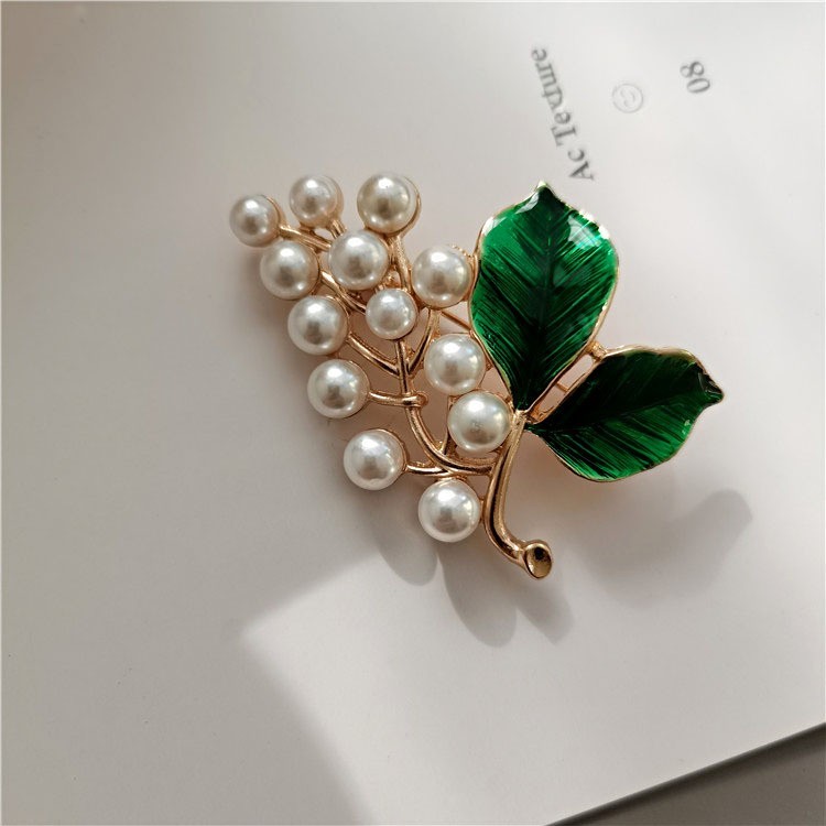 Enamel Faux Pearl Flower Pin Brooch Vintage Style Green Leaves Plant Brooch