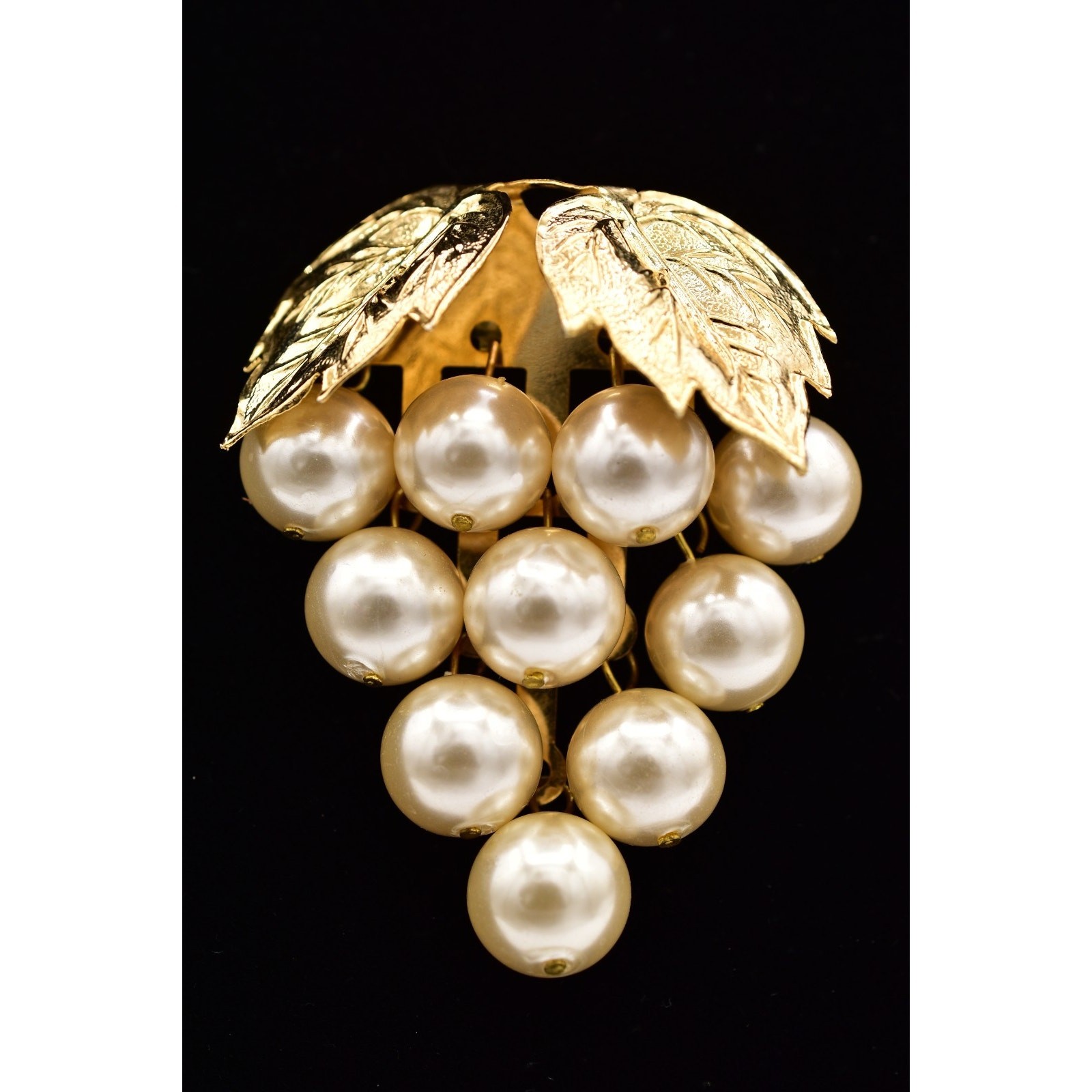 Vintage Grapes Pin Brooch Grapevine Imitation Pearl Gold Leaf Chunky 1990s BinAJ