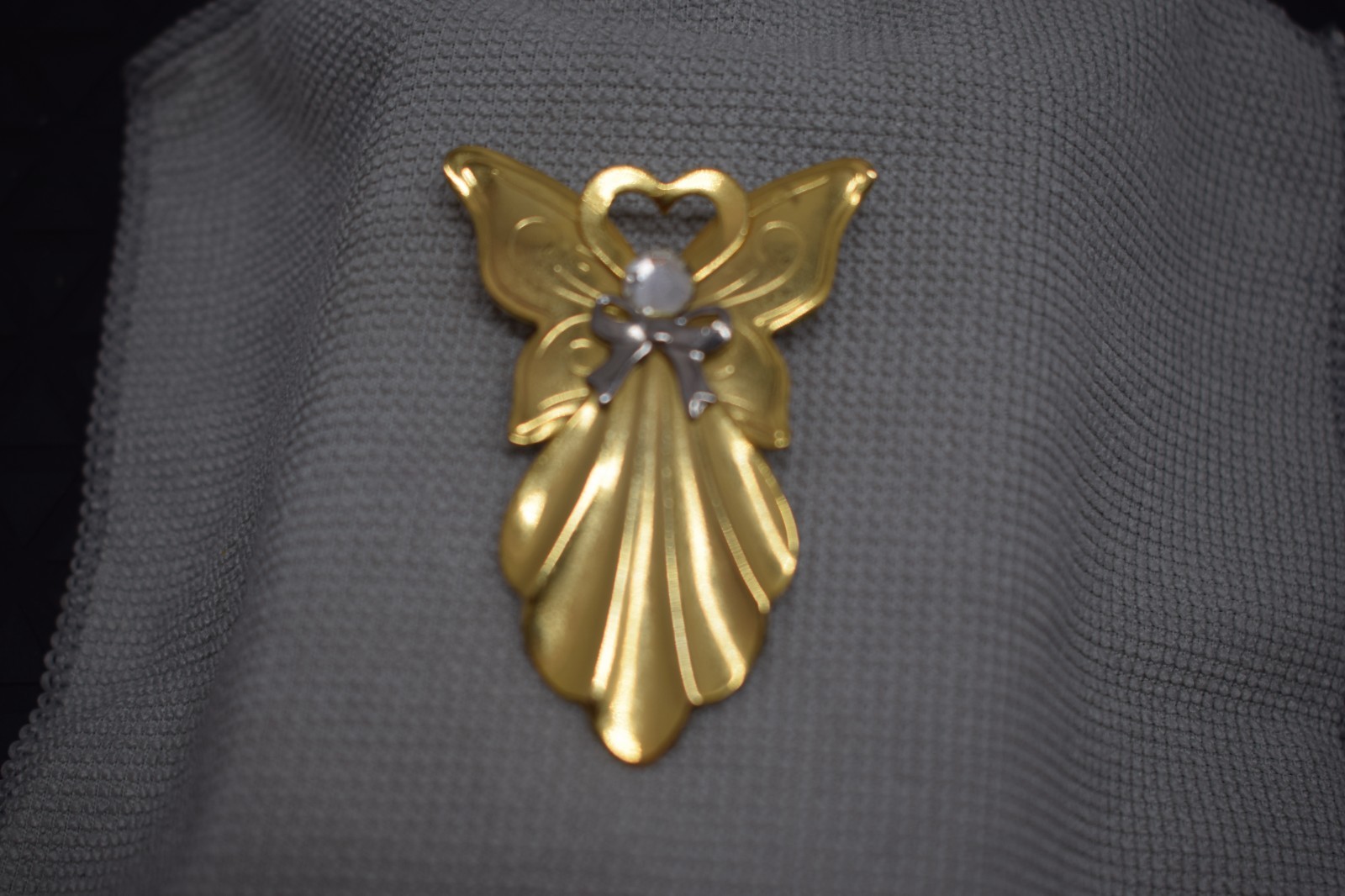 Vintage Angel Brooch 2.5″ Icy Angelcore Love Valentine Christmas Signed