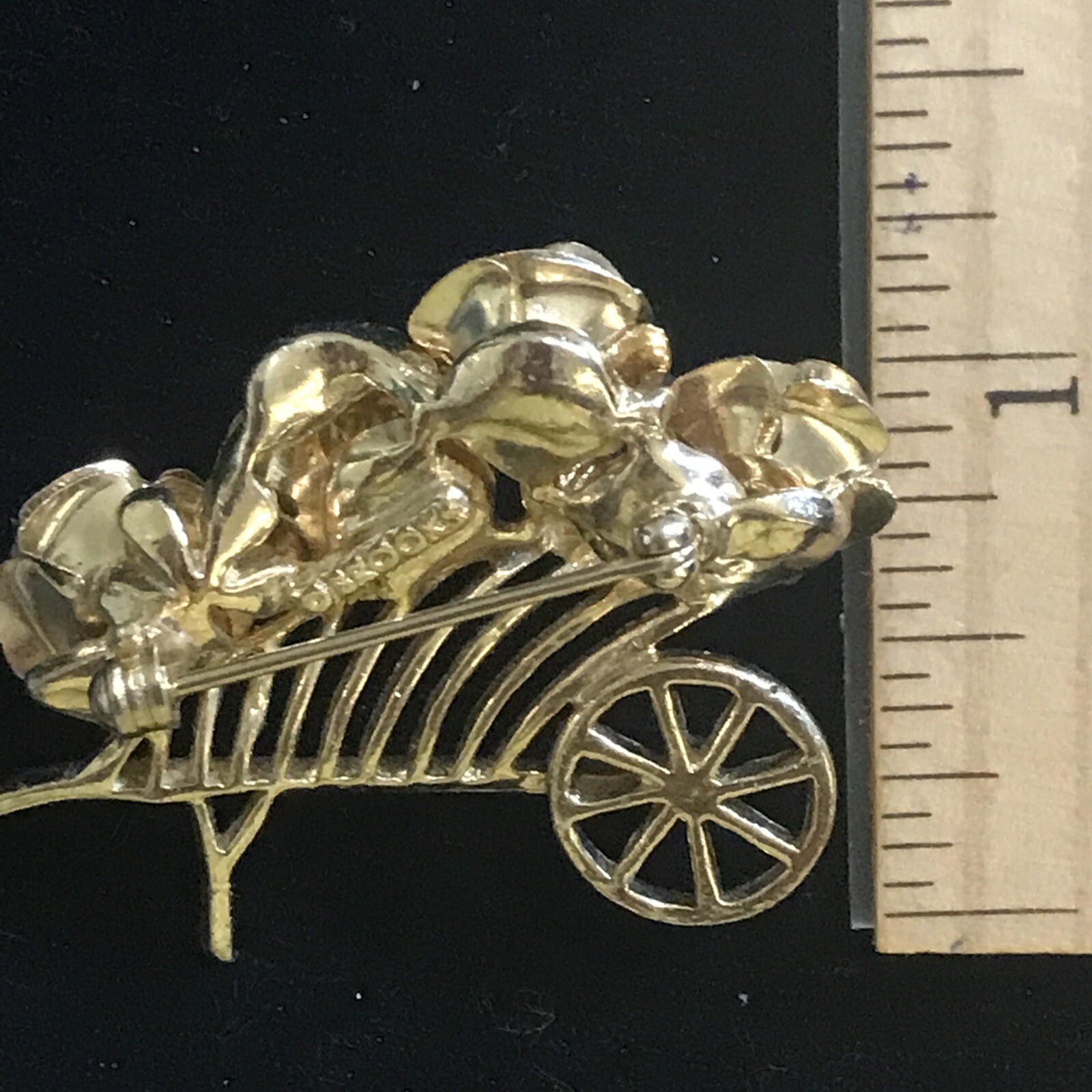 Vintage Brooks Gold Tone Wheelbarrow Flower Cart Brooch Pin Roses 1960s Signed