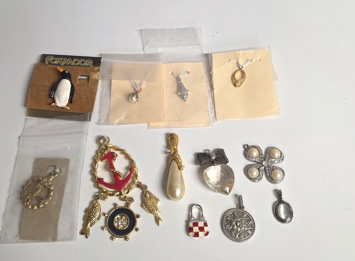 Lot of 12 Vintage Mixed Metal Necklace Charms – Pre‑Owned Collectibles