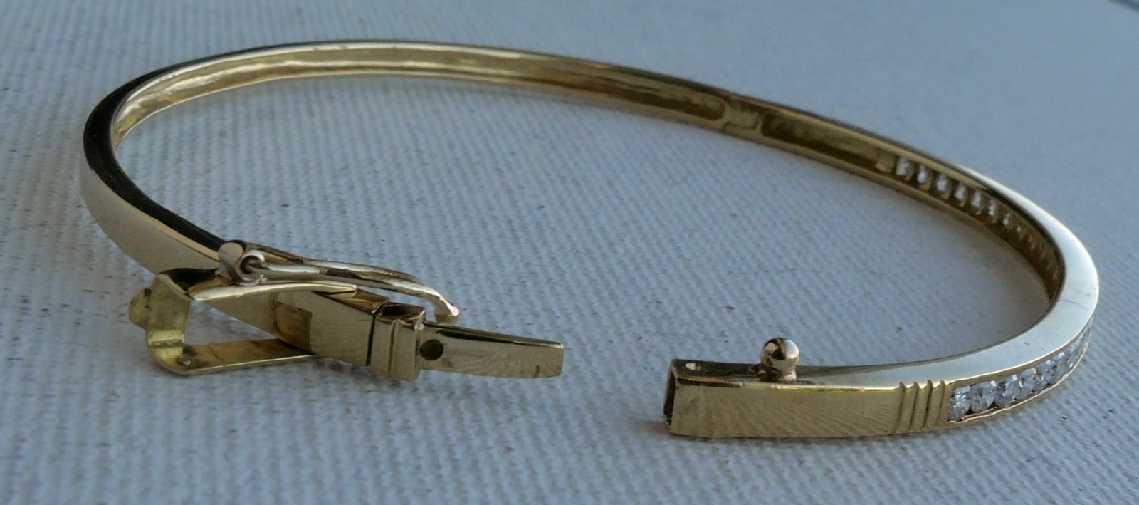 18K Yellow Gold Diamond Bangle Bracelet – 0.80 TCW – Secure Double Clasp