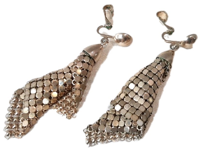 VTG Goldtone Chain Mesh Ball Drop Dangle Clip-on Earrings Retro Disco Elegant 3″