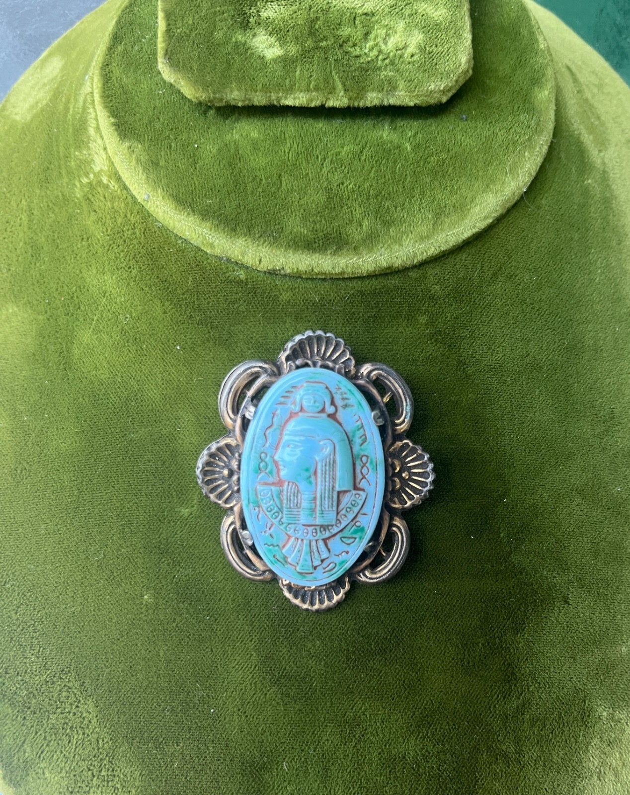 Antique 1920s EGYPTIAN REVIVAL Czech Glass Brooch/Pendant – Possibly Neiger Bros