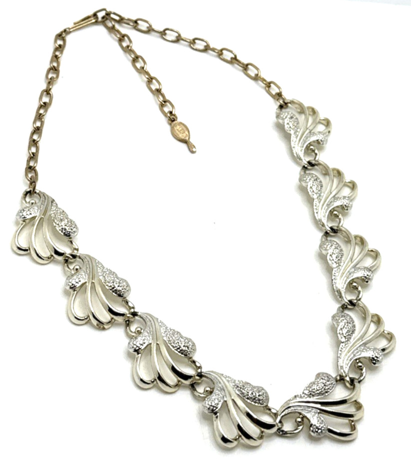Vintage Sarah Coventry Frosted Feathers Choker Necklace Silver Tone 15″ -17″ MCM