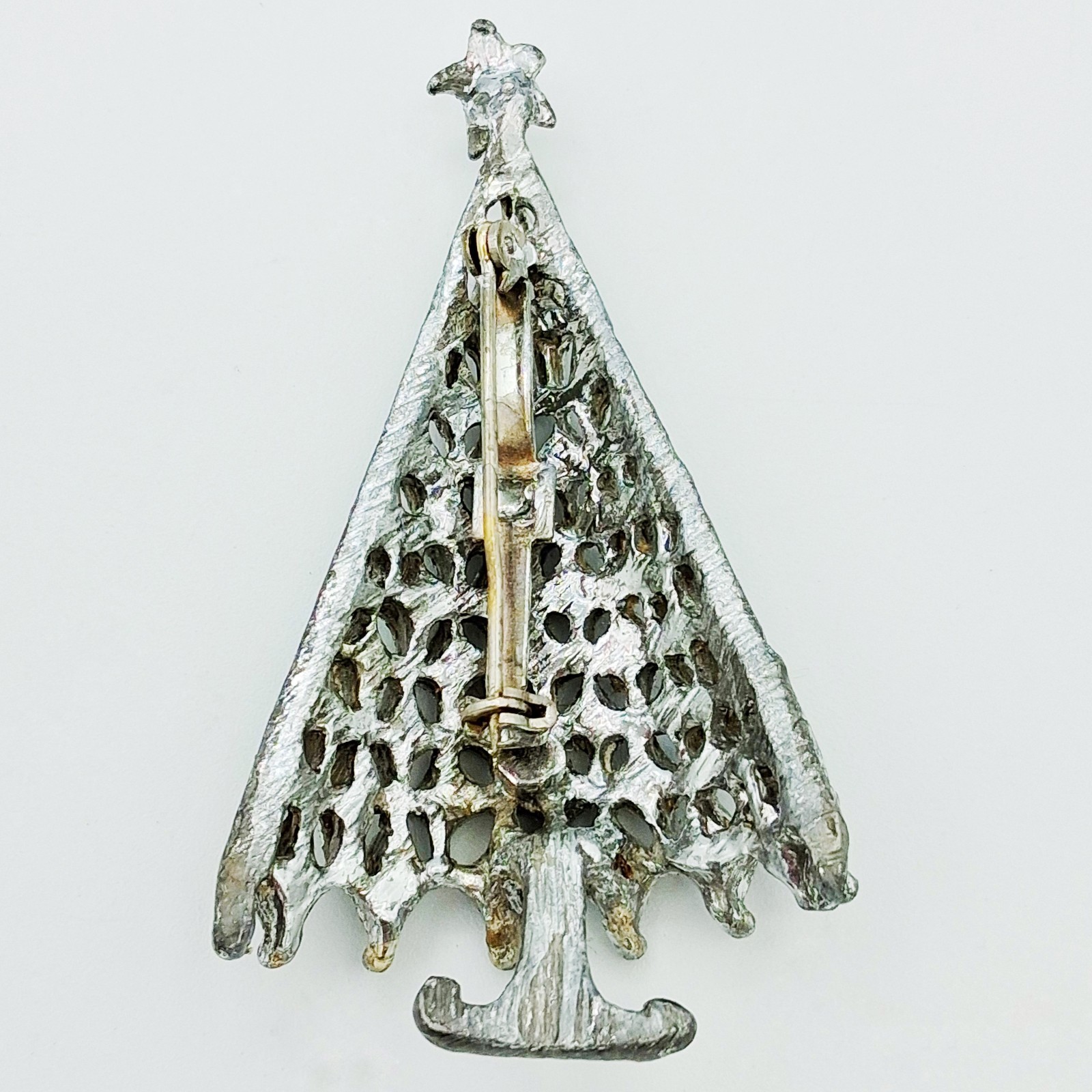 Vtg Silver Tone Rhinestone Christmas Tree Pin, Red & Green Holiday Brooch 3″
