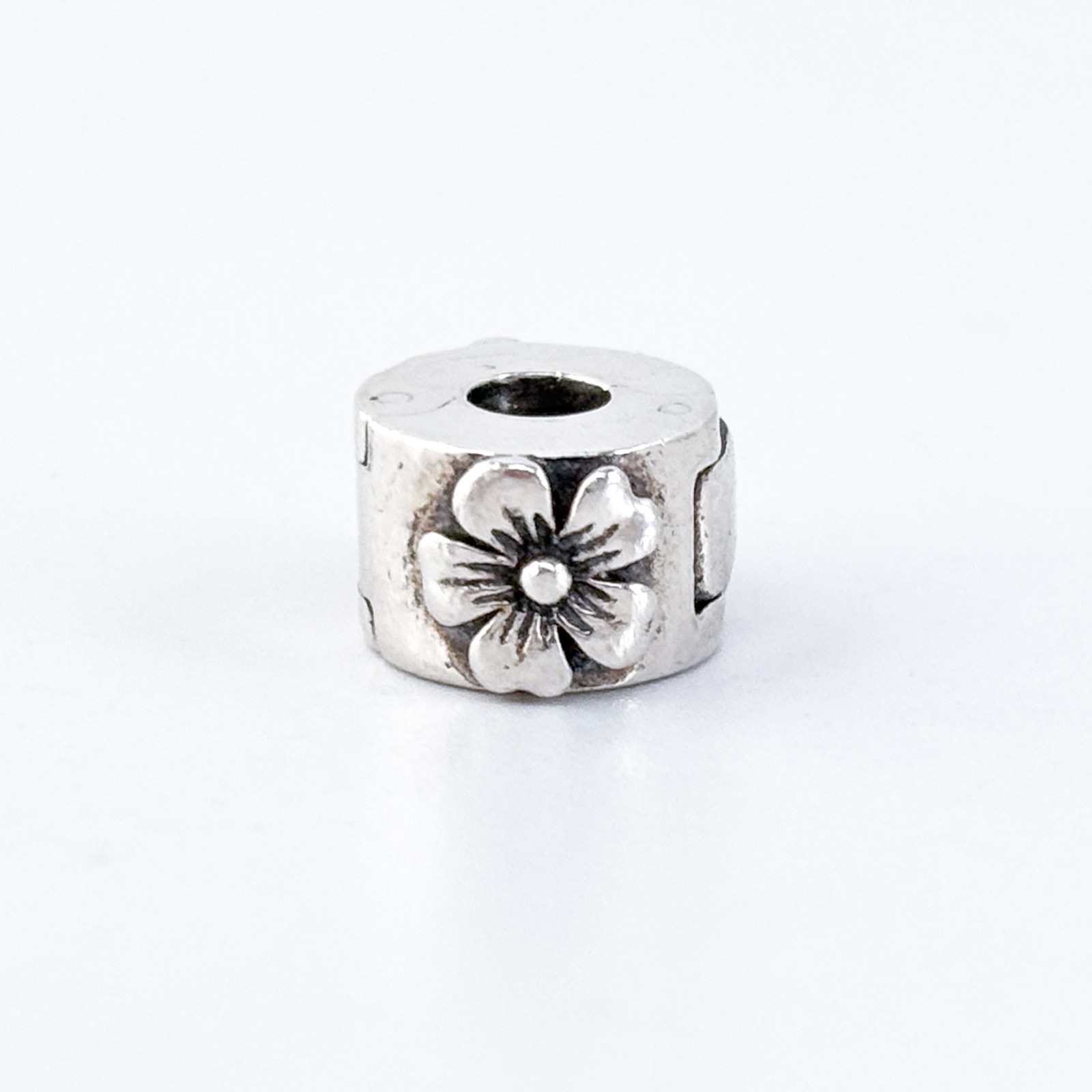 Vintage CHAM Thailand Sterling Silver 925 1cm Floral Clip Charm Bead