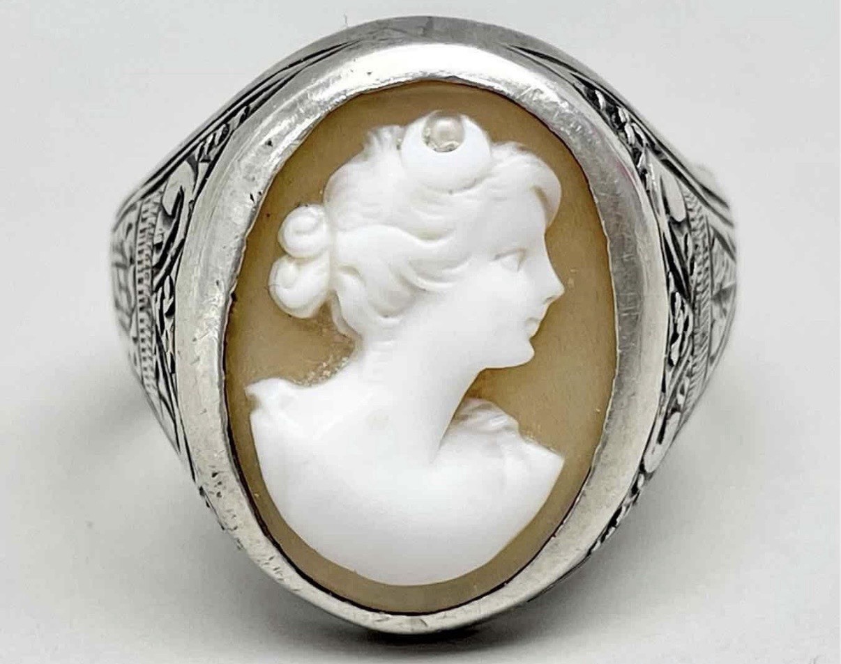 .925 Sterling Silver Vintage Etched /Carved Cameo Portrait Ring 9.4g – Size 11