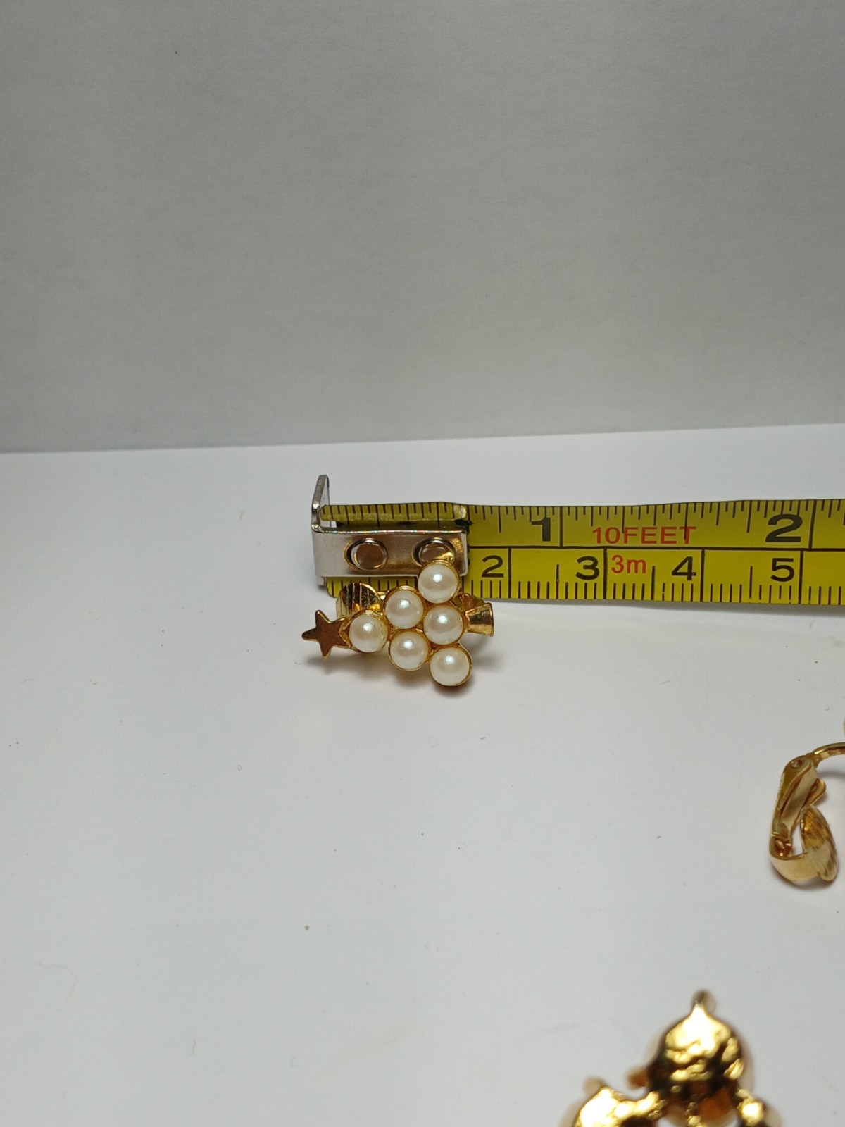 Vintage Pin/Brooch Bunch Of Grapes Gold Tone With Faux Pearls & Earrings