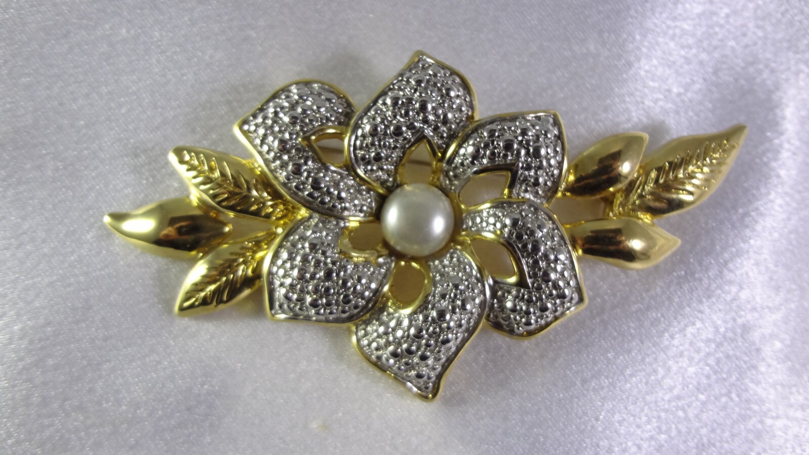 Simulated / Faux Pearl Cabochon Two Toned Flower 3 1/2 Inch Large Brooch / Pin!