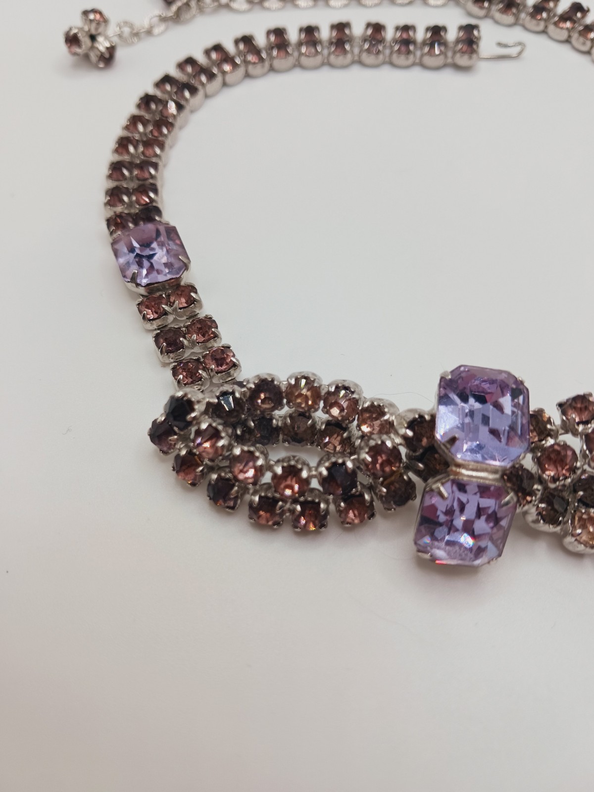 Vintage Blue Violet Purple Alexandrite lilac Rhinestone Bow Necklace silver tone