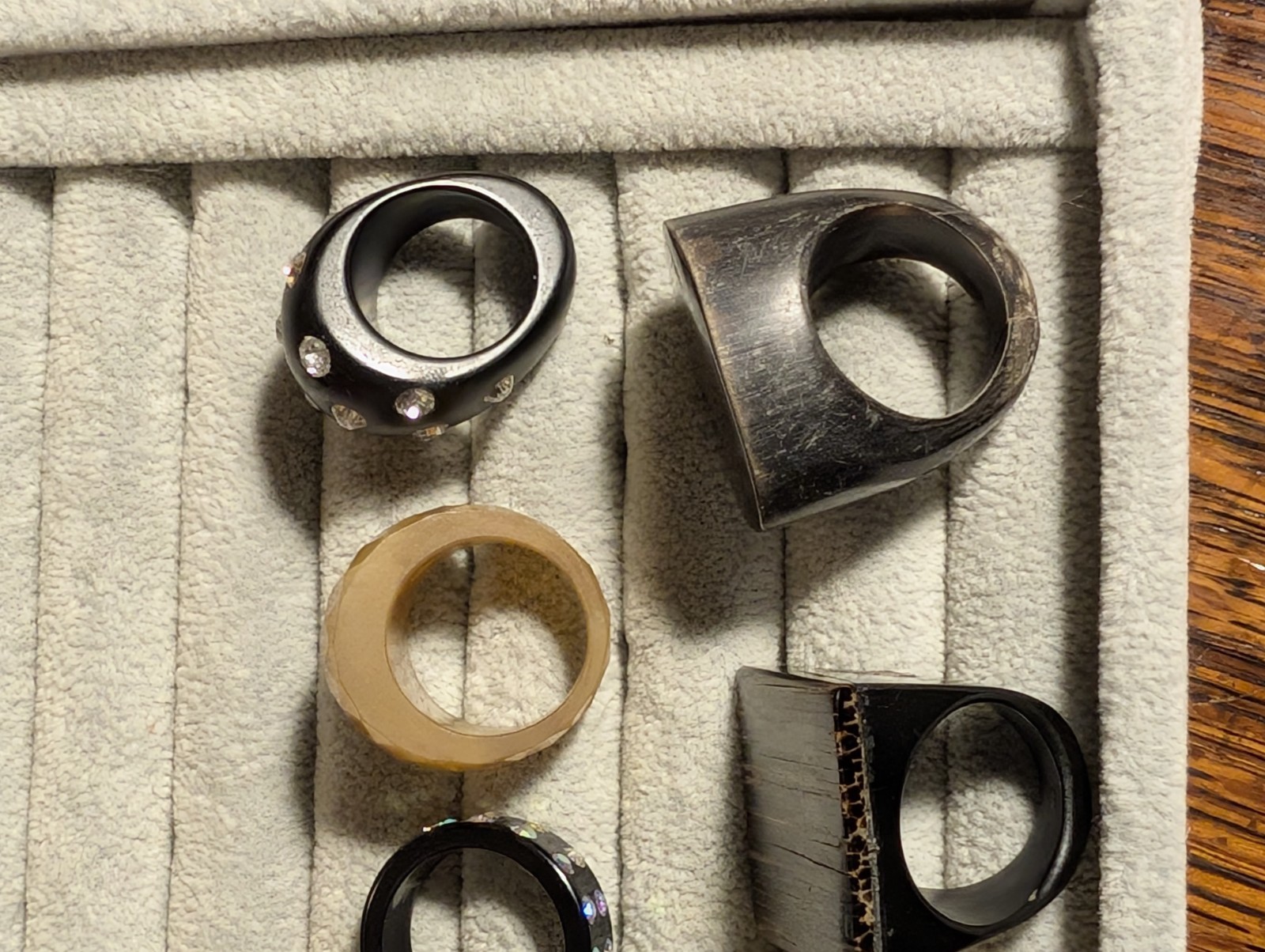 11 Vintage Handmade Bakelite Lucite Stone Wood Black Coral Rings! Various Sizes!