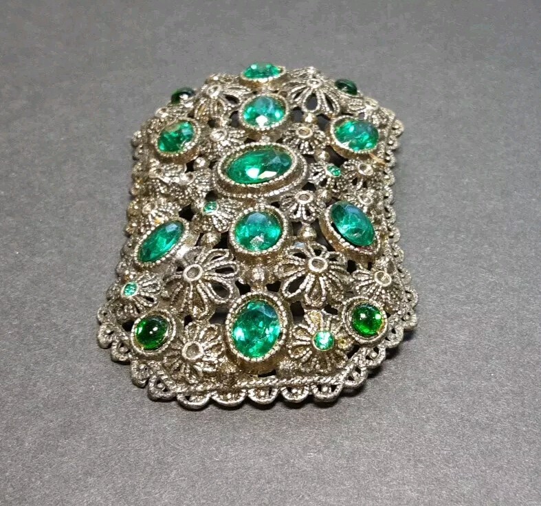 Vintage New England Glass Works Large Brooch Green Rhinestone 2 3/4″ x 1 3/4″