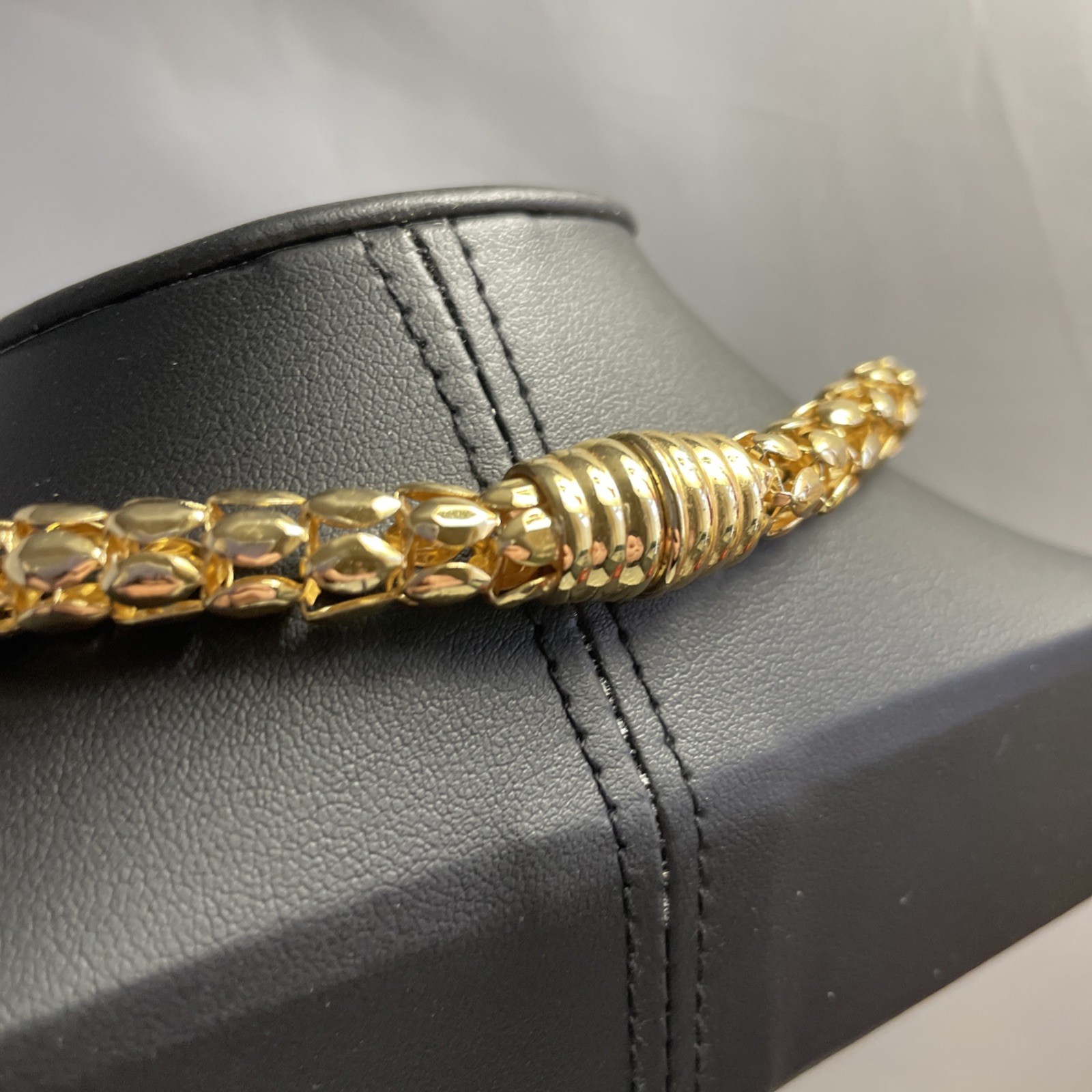 Vintage Chunky Chain Necklace Spiga Wheat Box Chain Gold Tone Magnetic Closure