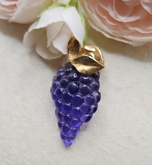 Vintage Avon Convertible Fruit Grapes Brooch Pin Rhinestone Lucite Food Fruit