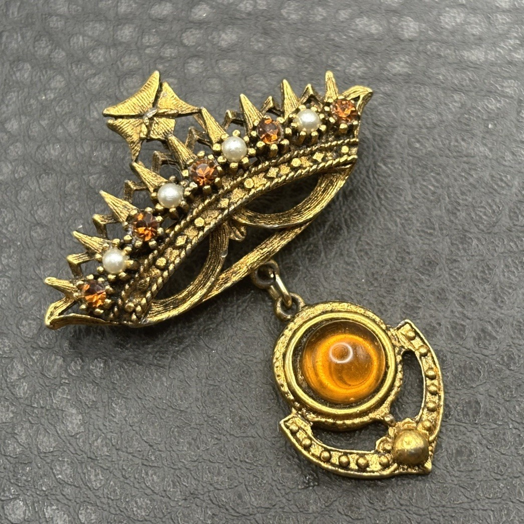 Vintage Royal Crown Faux Amber Rhinestone Pearl Gripoix Style 80’s Dangle Brooch