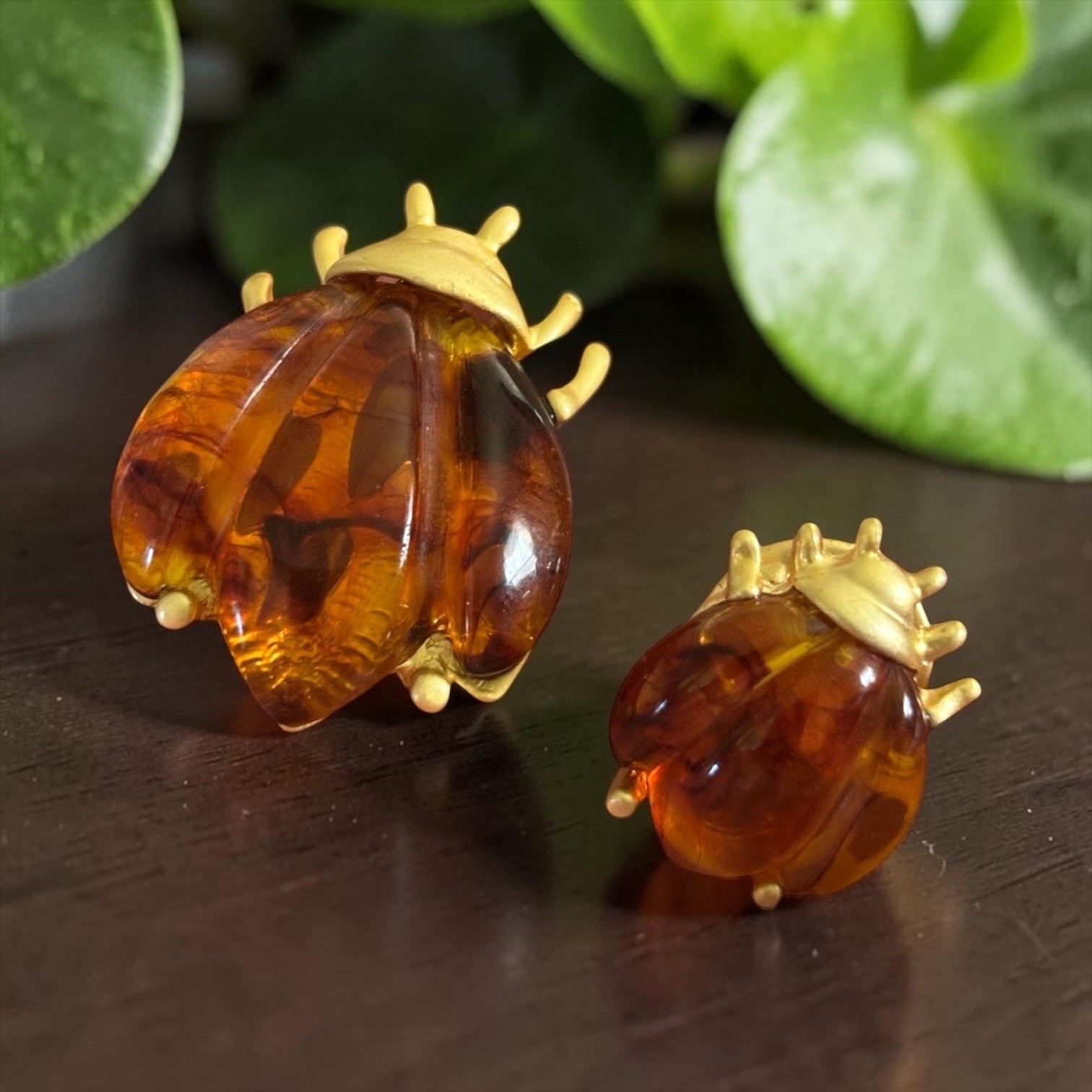 Honey Amber Ladybug Brooch & Pin Set Lucite Beetle Bug 80s Gold Tone