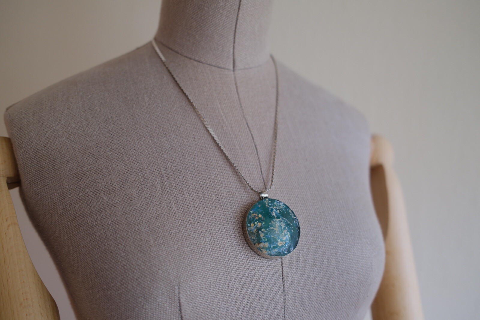 Vintage Sea Shell And Silver Tone Metal Pendant For Necklace