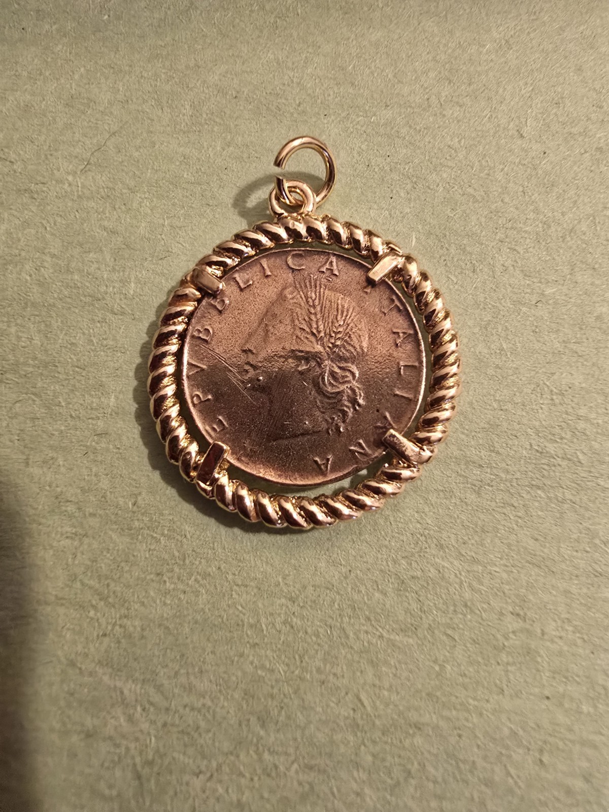 Liberty Coin Pendant Charm Rope Bezel Setting w/ Bail Yellow Gold Metal