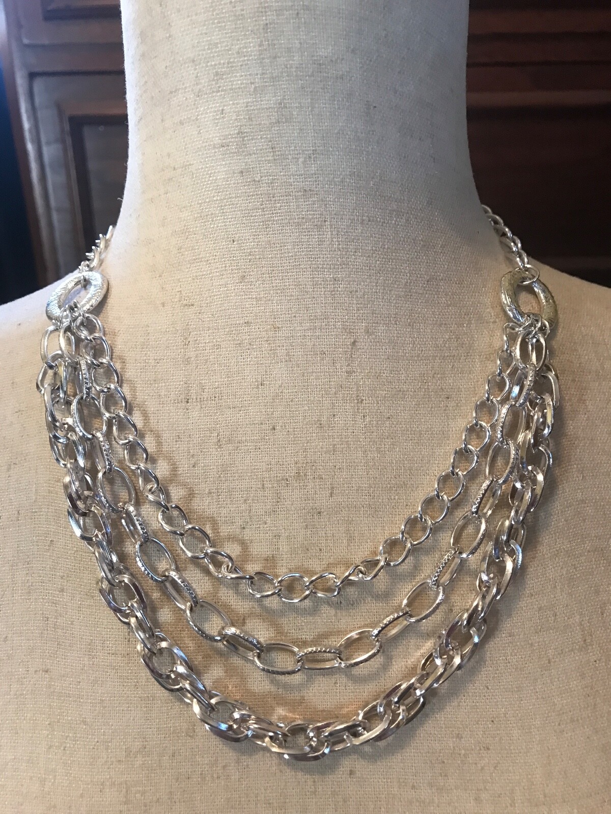 VINTAGE SILVER TONE THREE DIFFERENT CHAINS NECKLACE 18″