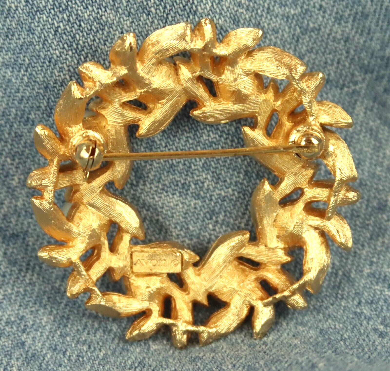 Vintage 1971 Avon Evening Creation Faux Pearl & Leaves Wreath Circle Pin Brooch