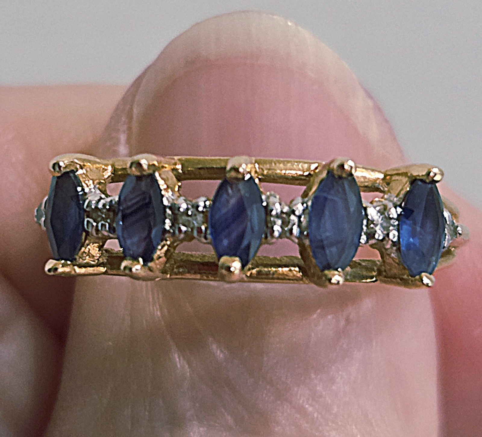 Vtg 14K Gold Ring Marquise Blue/Violet Stones Clear Stone Accents Size 6.5 2.6g