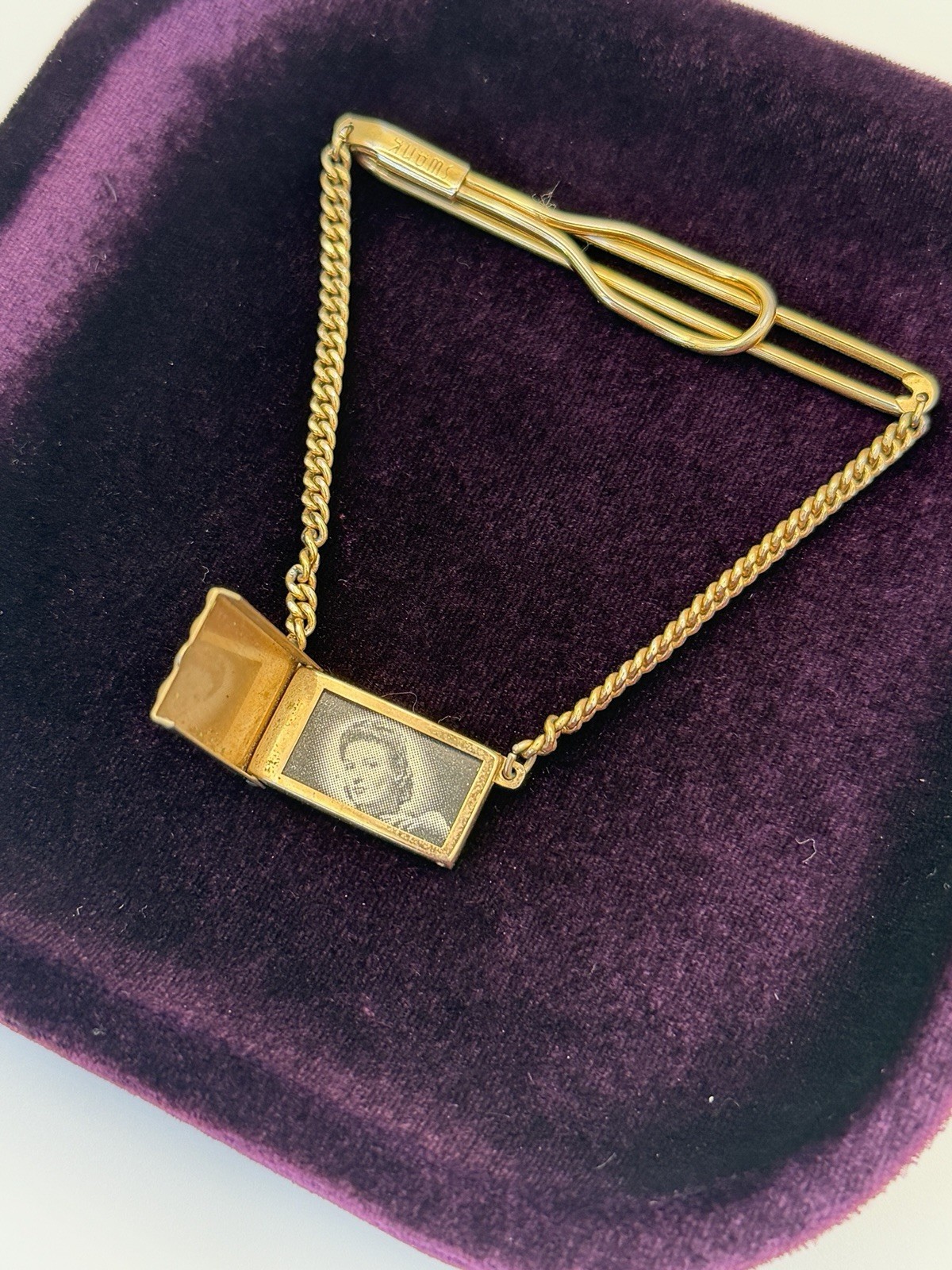 Vintage SWANK Sweetheart Tie Chain Locket 1940-1950 Gold Tone Secret Photo Deco