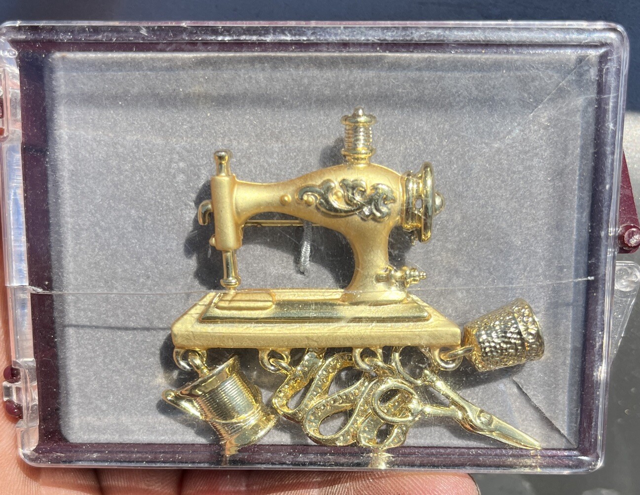 Vintage Danecraft Marked Goldtone Sewing Machine w Scissors Thimble Tape Measure