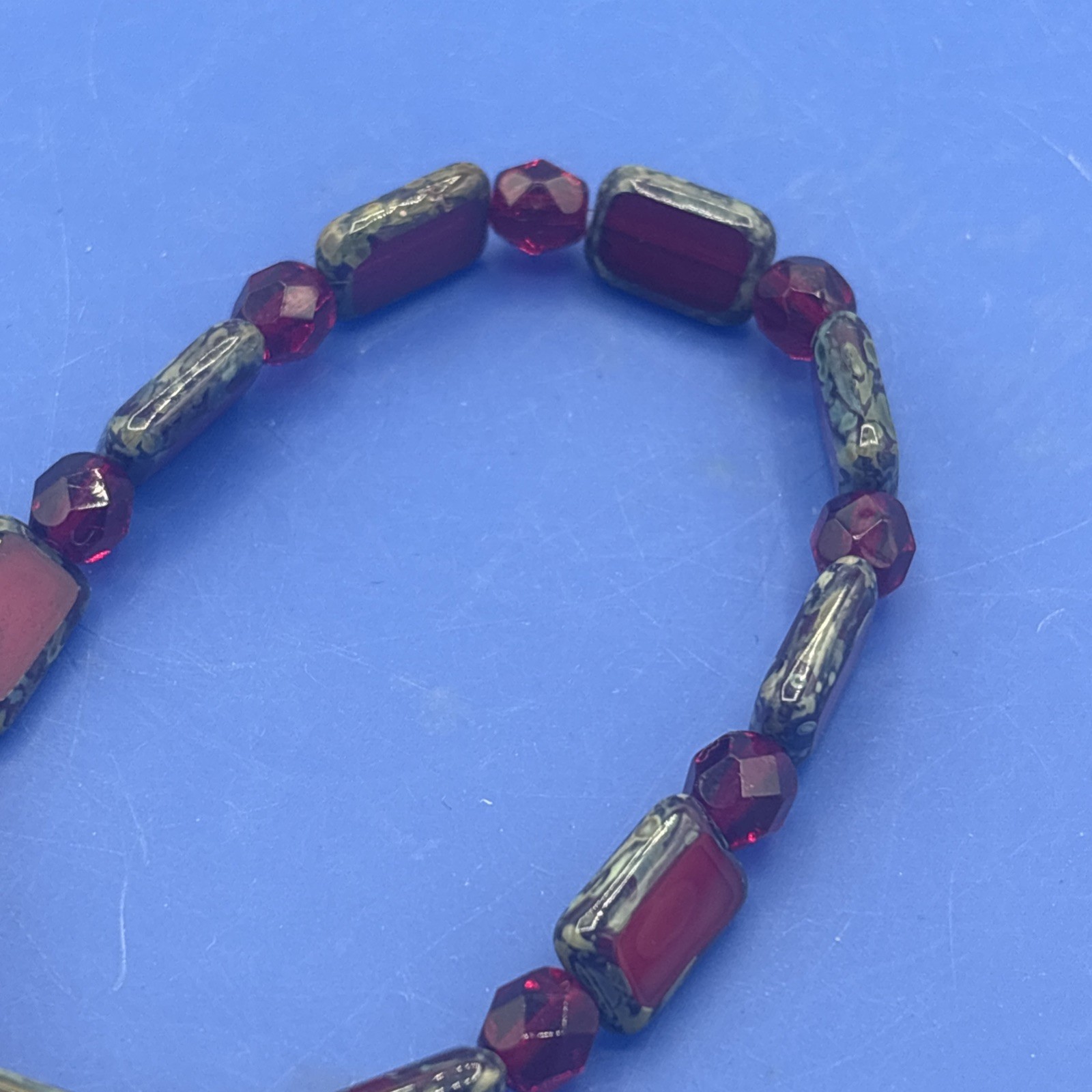Vtg Red Glass Stretch Bracelet Faceted Beads Painted Earthy Rectangular Accents
