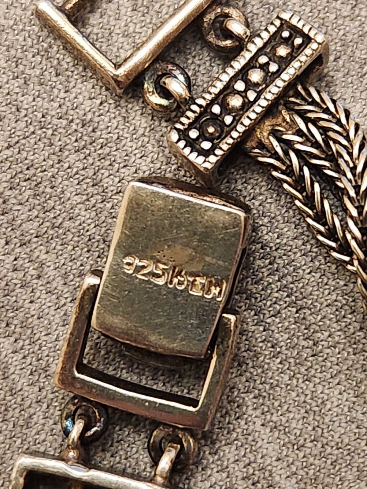 Vintage 925 Sterling Silver Bracelet Triple Wheat Chain Center Medallion 7″