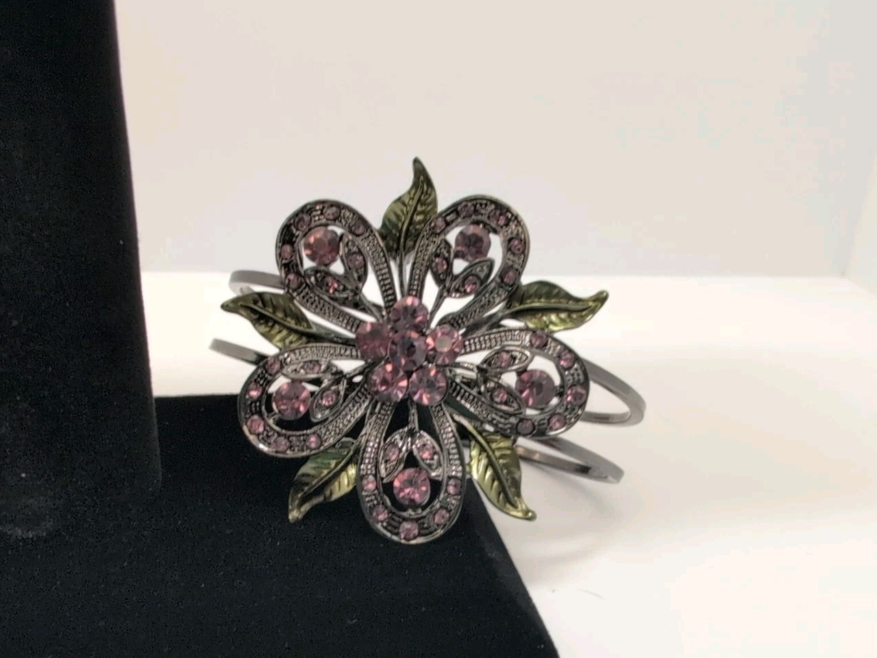 Vintage Bangle Bracelet Sparkly Jeweled Pink Flower 2.5″With Closing Hinged Cuff