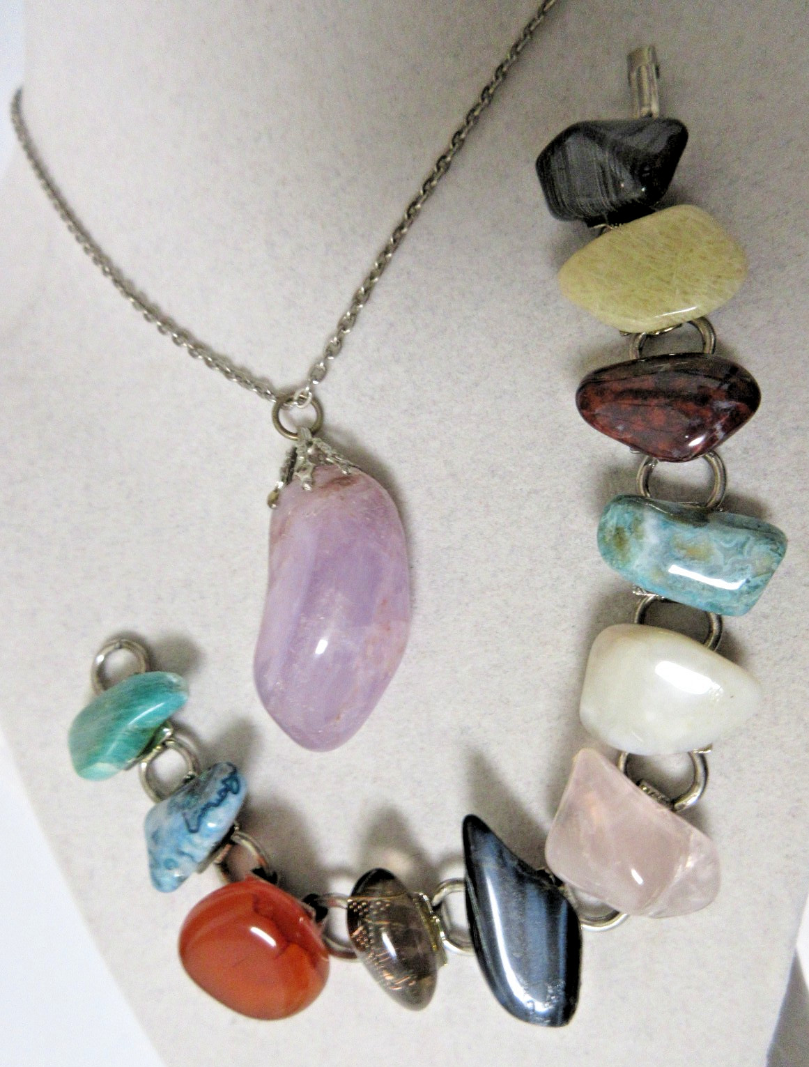 Vintage Silver Tone Polished Stone Pendant Necklace and Bracelet