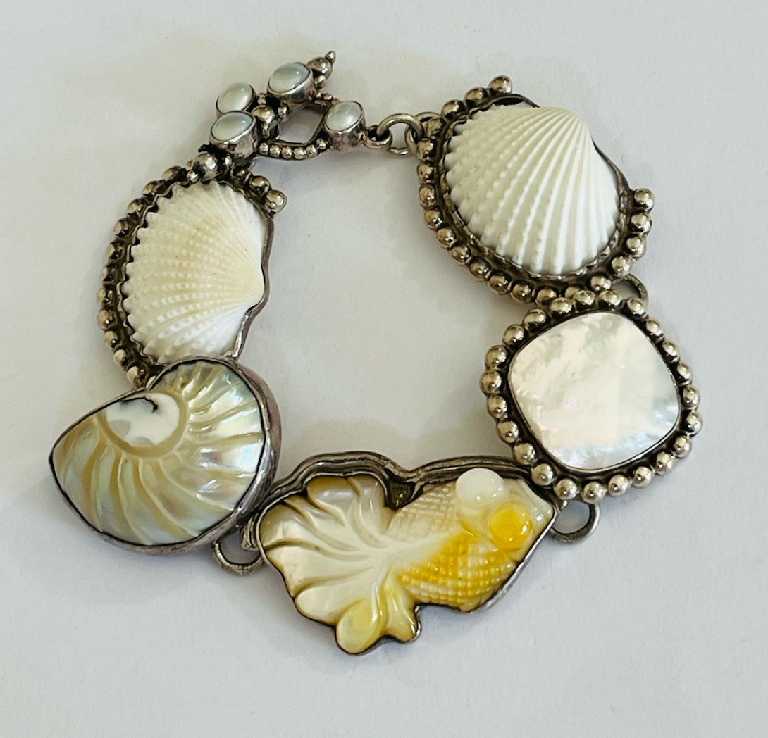 Vintage Sterling Silver AMY KAHN RUSSELL Mother Of Pearl Carved Fish Bracelet