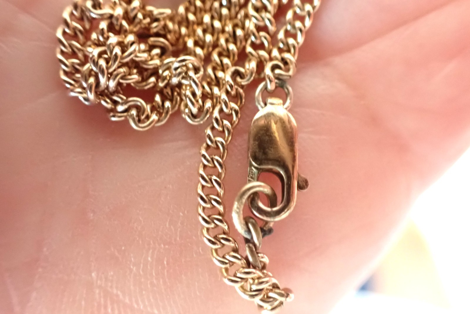 Vintage Antique Yellow Gold Filled Round Locket Pendant On Chain Necklace Etched