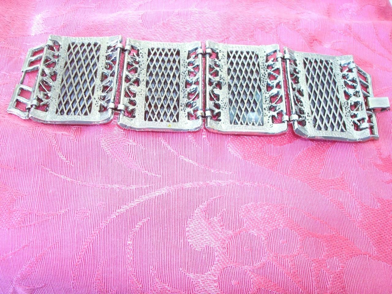 Wide Bracelet With Silver Tone and Marbled Black Cream Plastic Links KJ