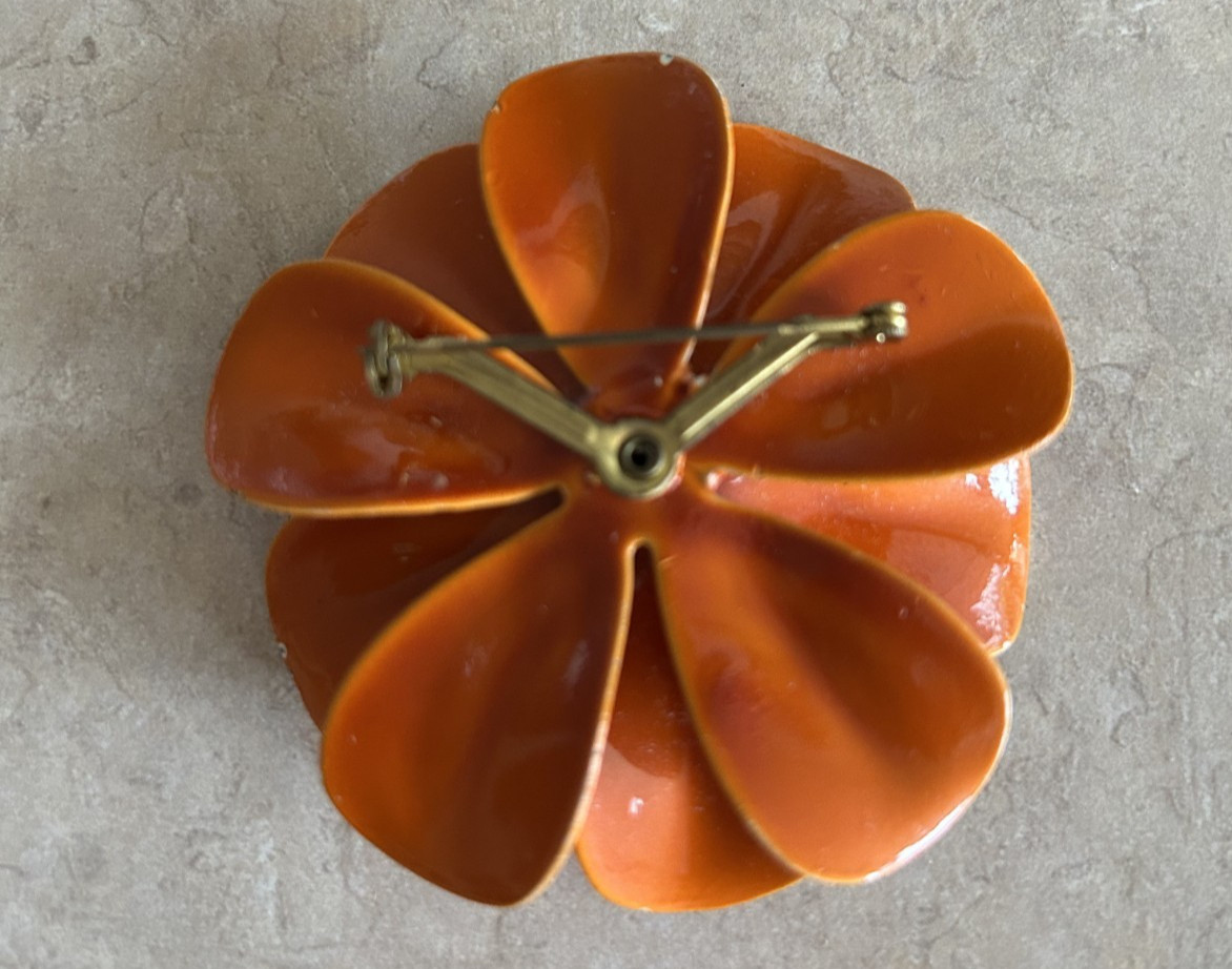 Vintage Orange Daisy Flower Vintage Metal Pin/Brooch