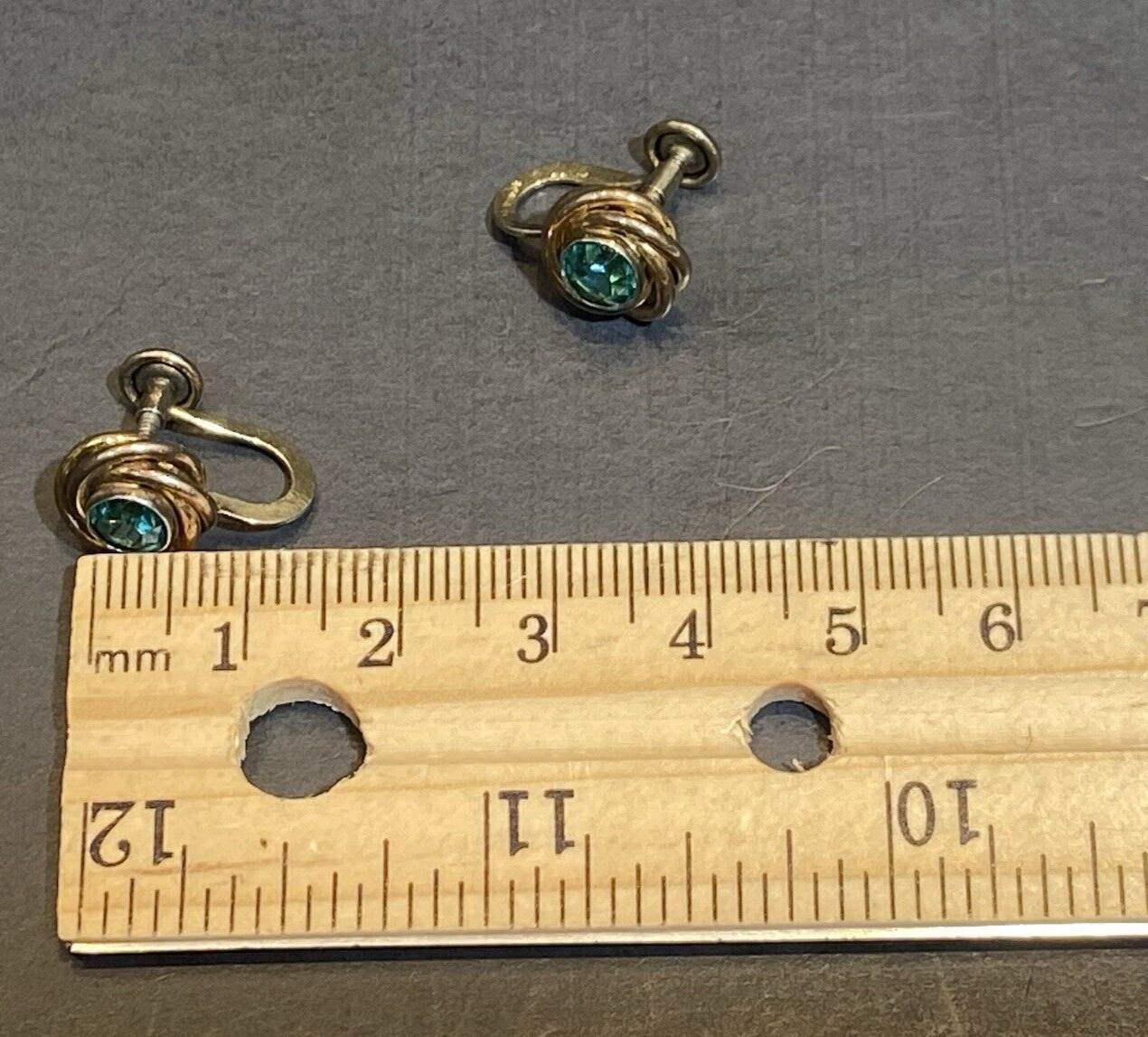 VTG AMCO Gold Filled 1-20 Sterling Silver Knot Earrings Green Glass Screw Back