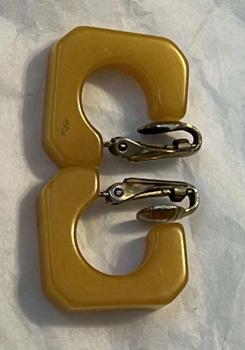 VTG Estate Butterscotch Bakelite Earrings Clip-On 1/2”x1/2cm Modern Minimalist